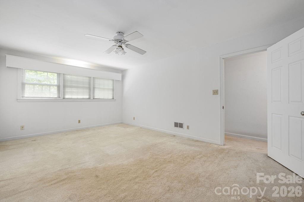 5022 Cheviot Road — Charlotte