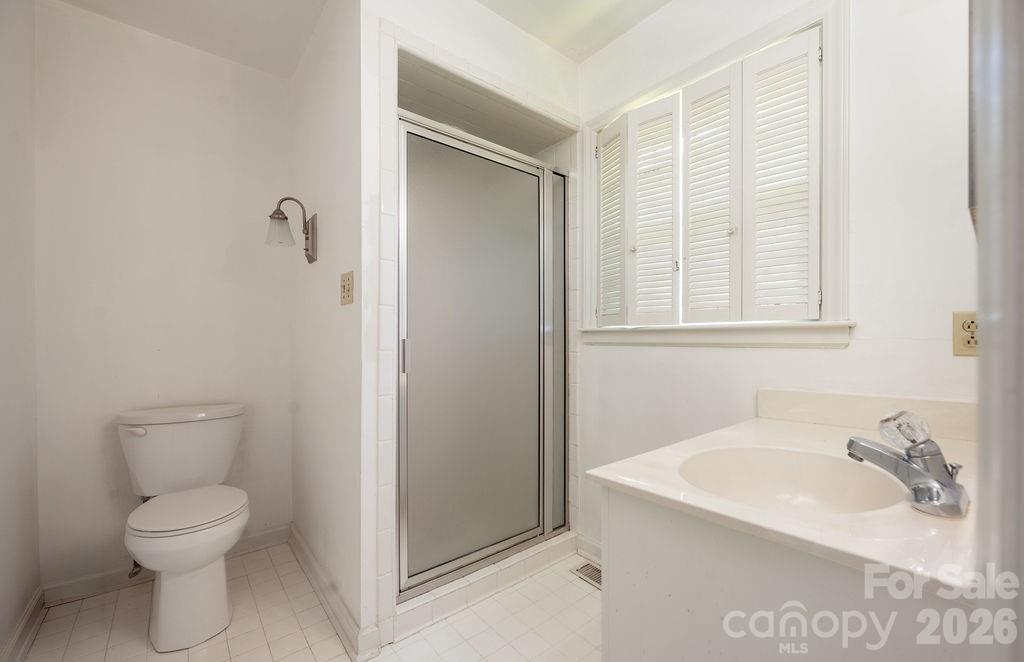5022 Cheviot Road — Charlotte