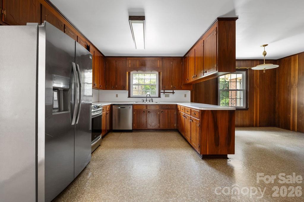 5022 Cheviot Road — Charlotte