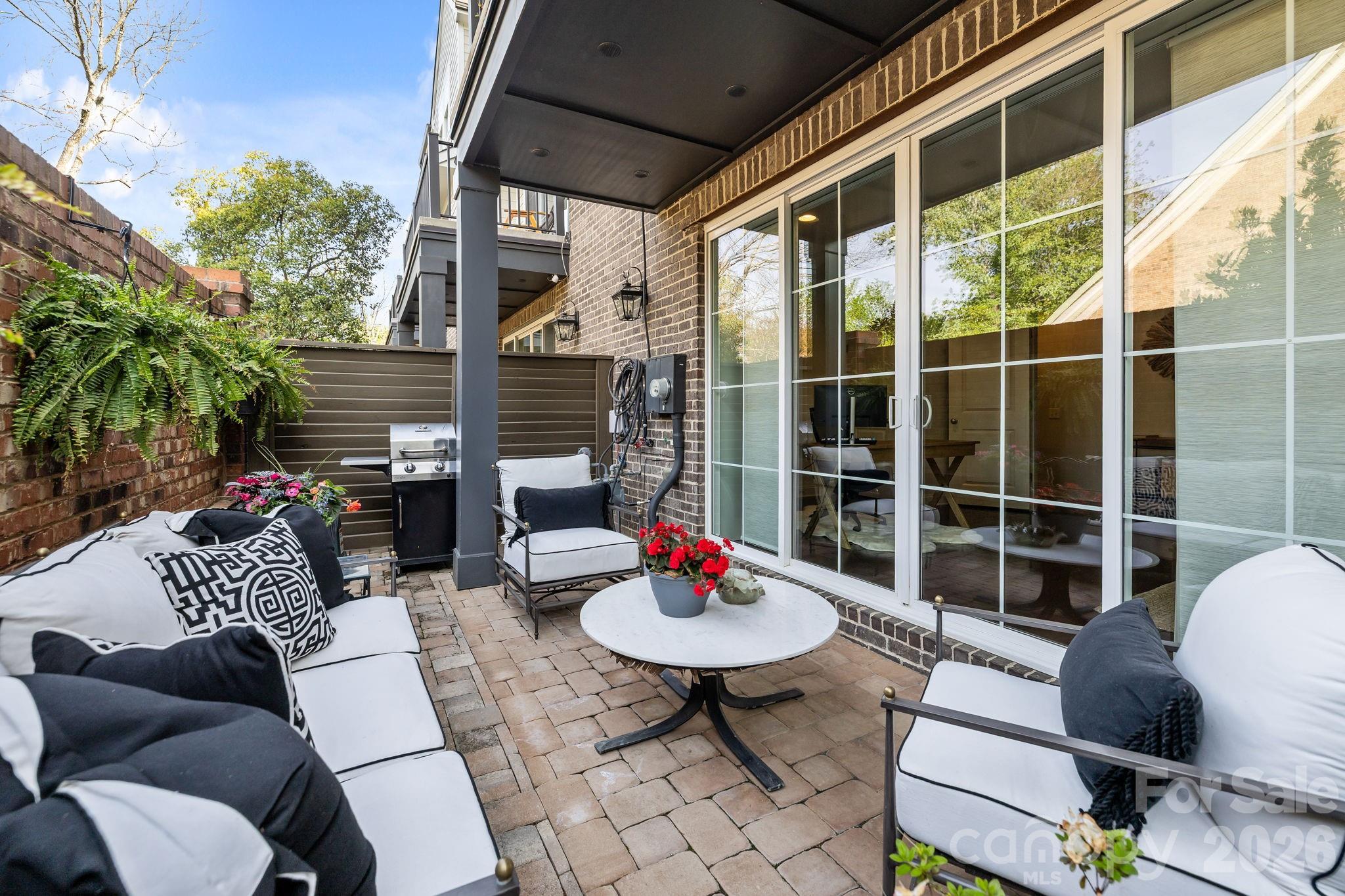 1241 Cotswold Place — Charlotte