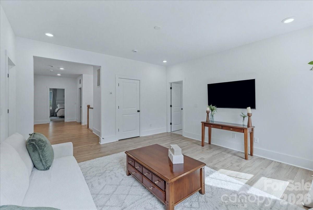 2904 Clemson Avenue — Charlotte