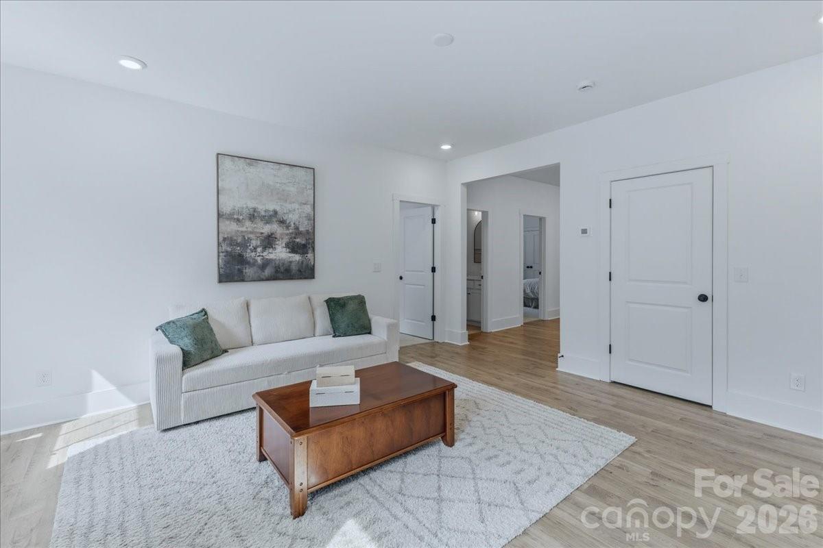 2904 Clemson Avenue — Charlotte