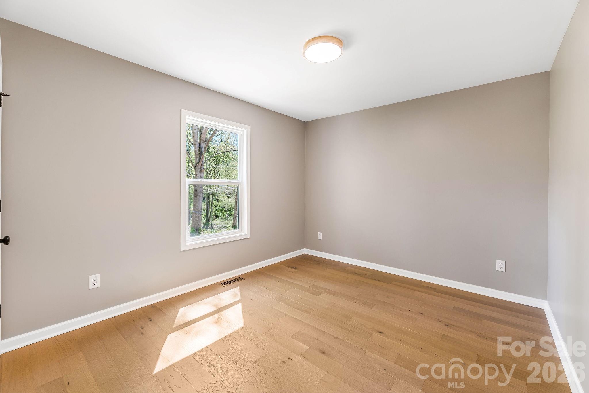 1196 Crabtree Road — Waynesville