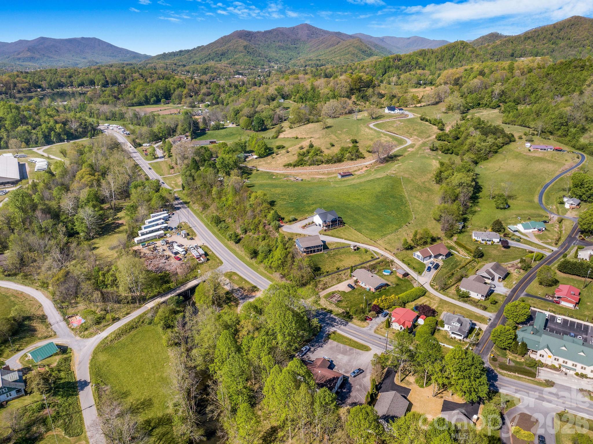 1196 Crabtree Road — Waynesville