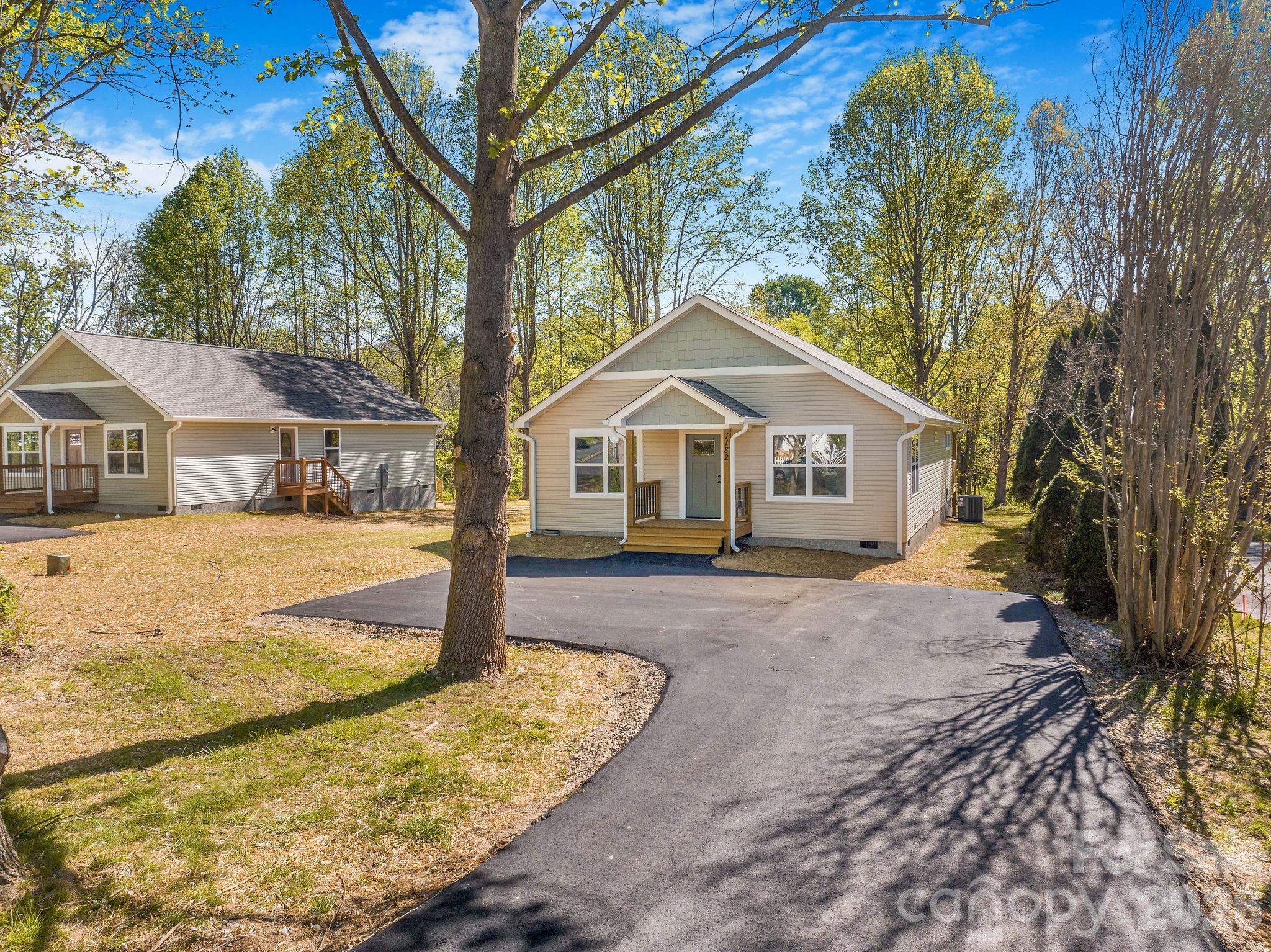 1182 Crabtree Road — Waynesville