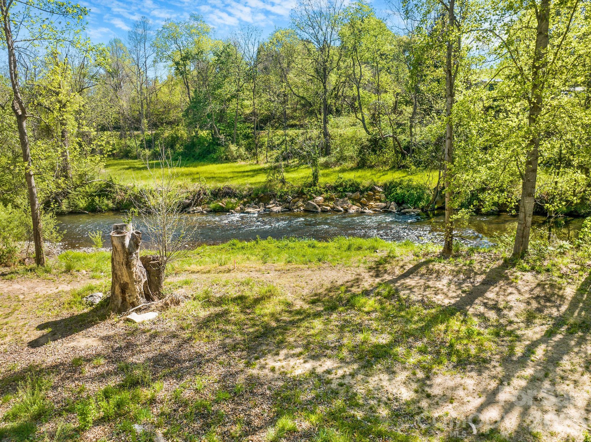 1182 Crabtree Road — Waynesville