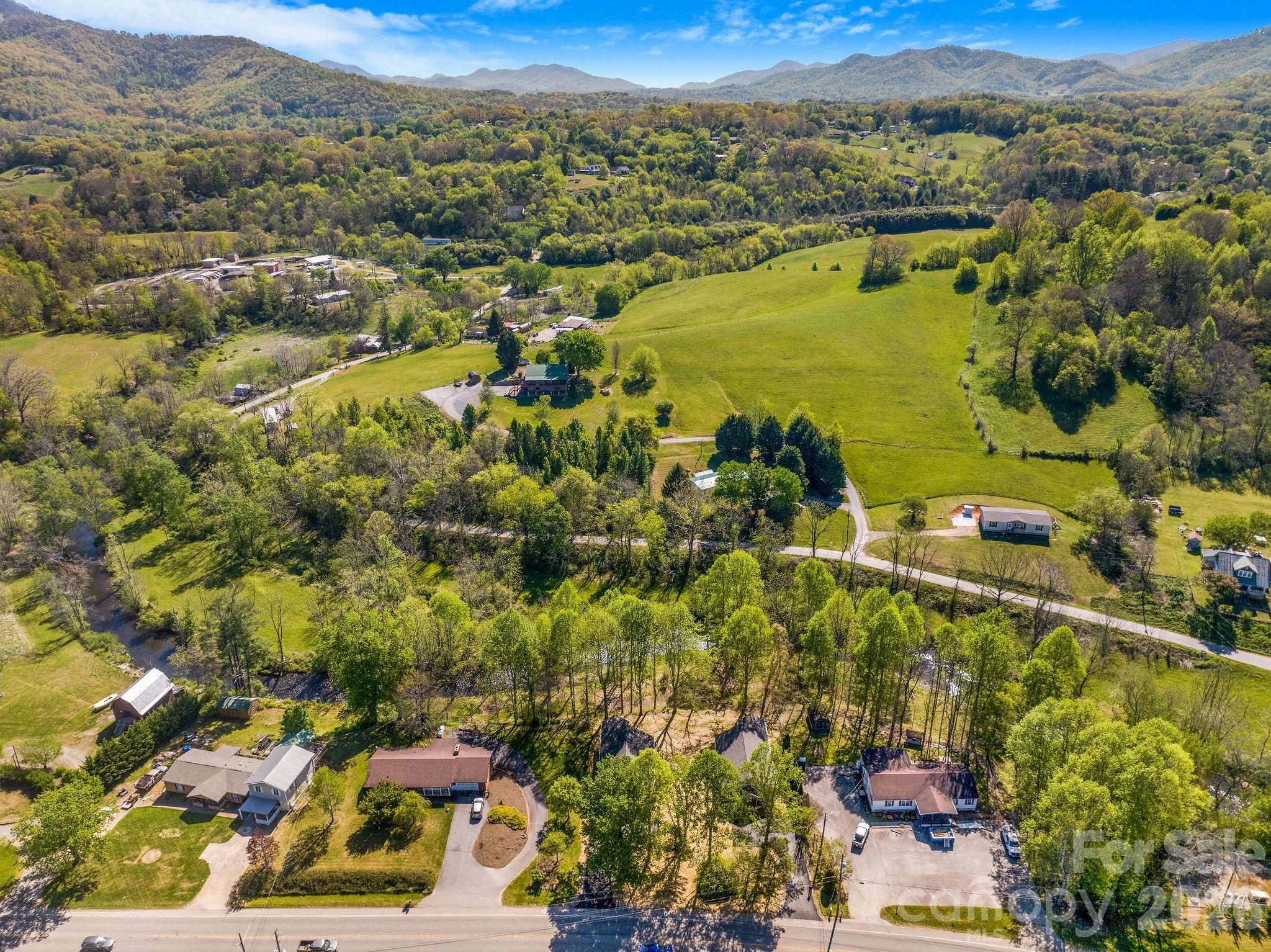1182 Crabtree Road — Waynesville