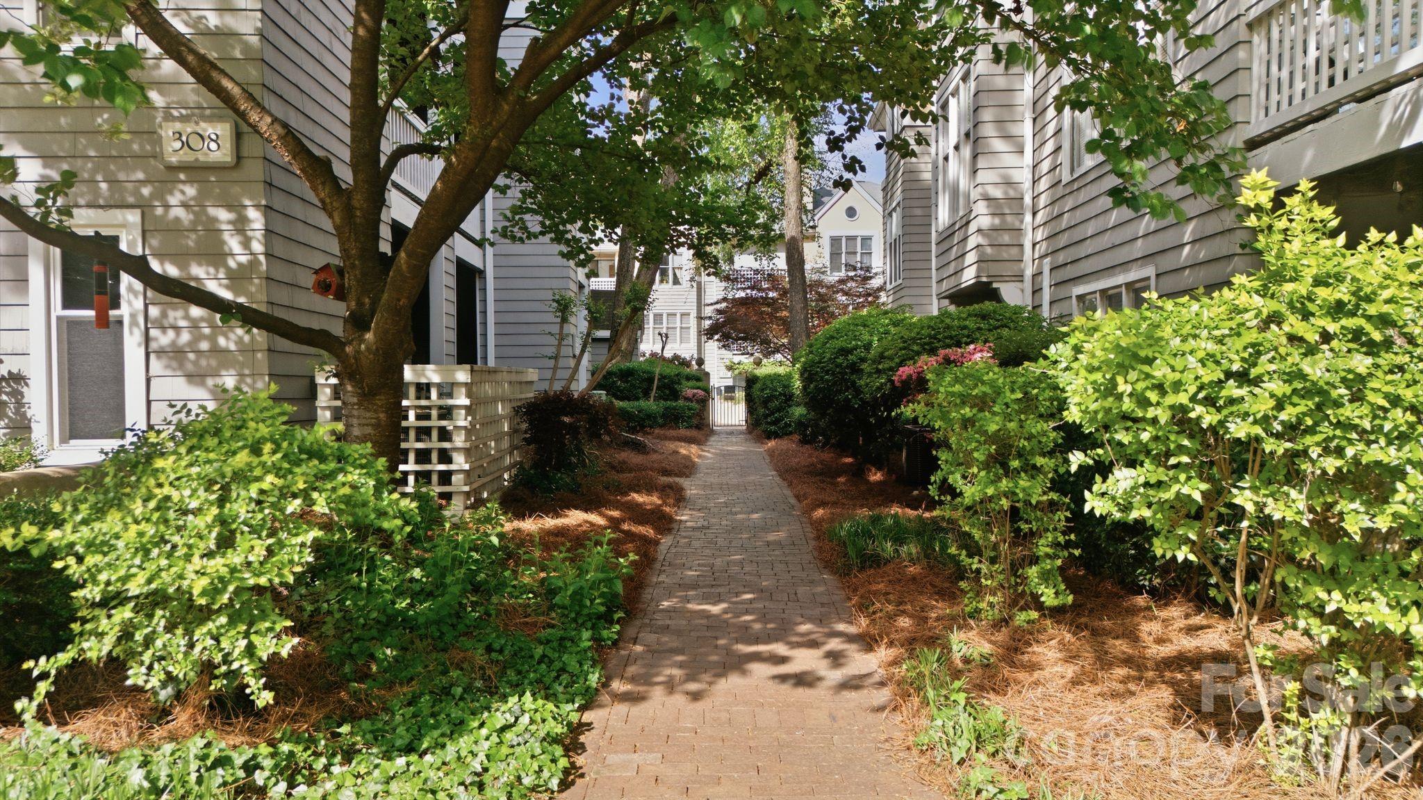 308 Queens Road #32 — Charlotte
