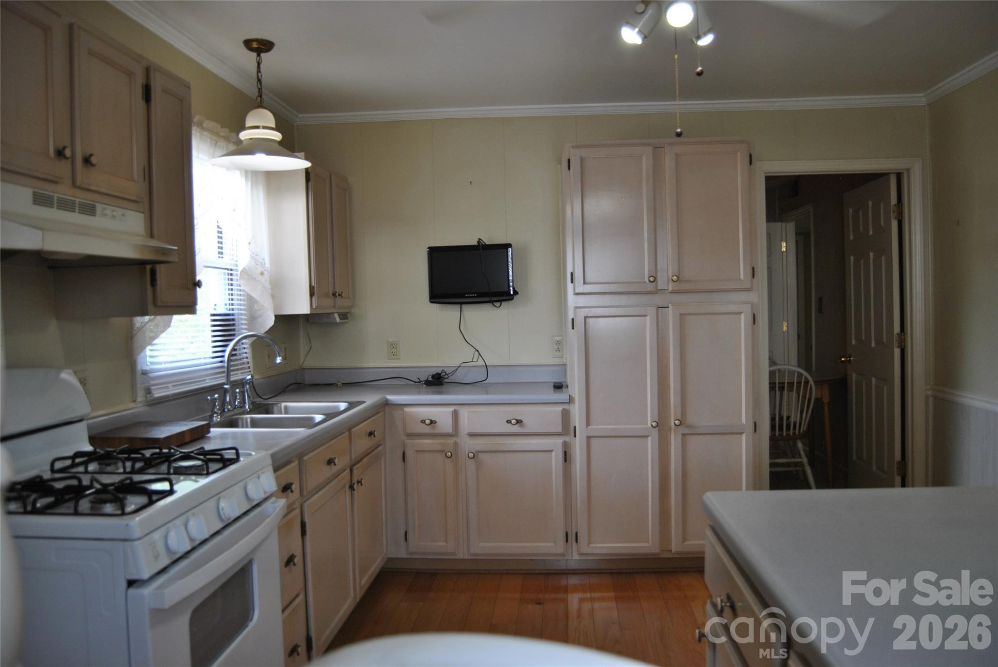 909 Timberlane Drive — Mount Holly