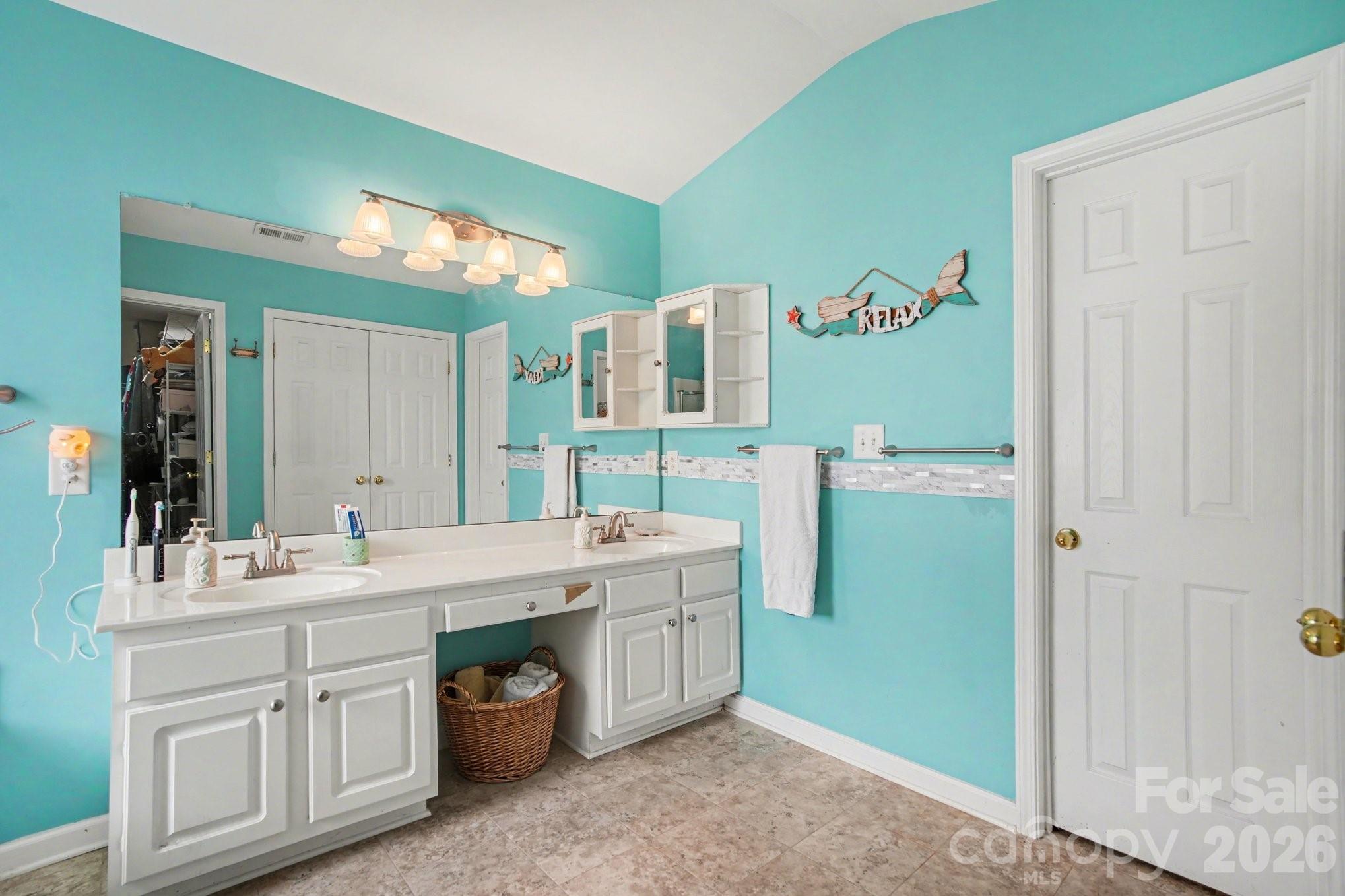 6128 Roseway Court — Harrisburg