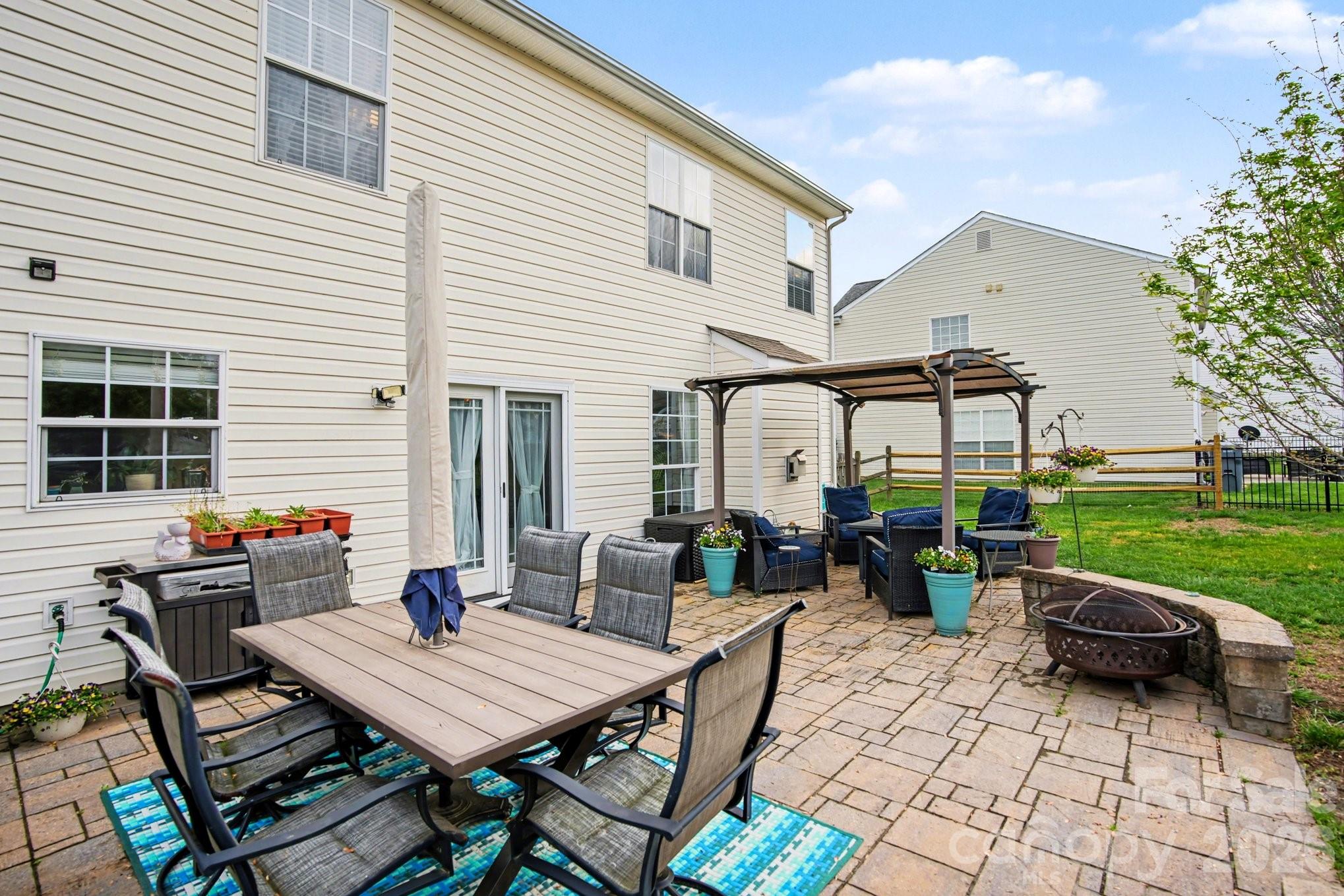 6128 Roseway Court — Harrisburg