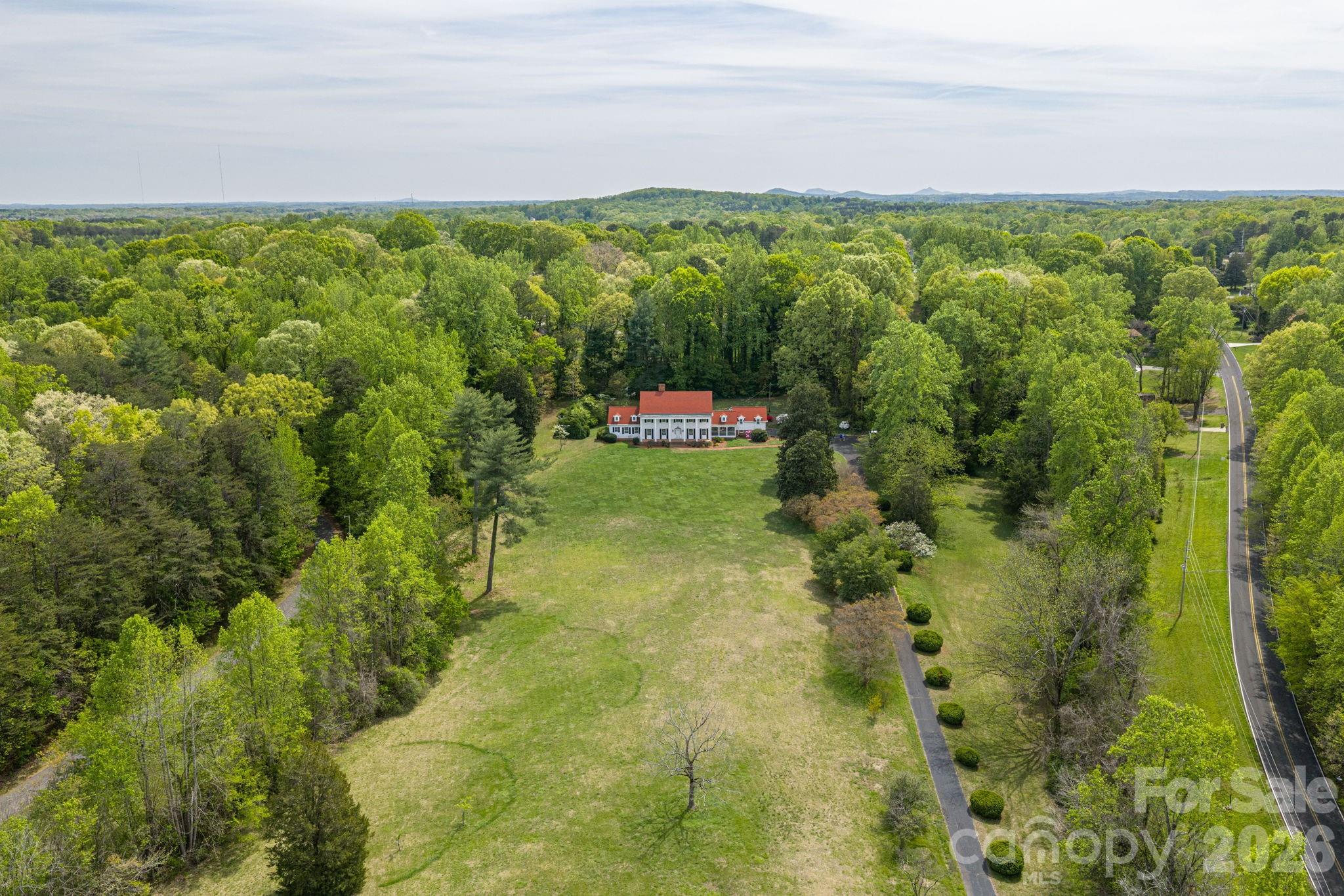 1233 General Hoke Drive — Lincolnton