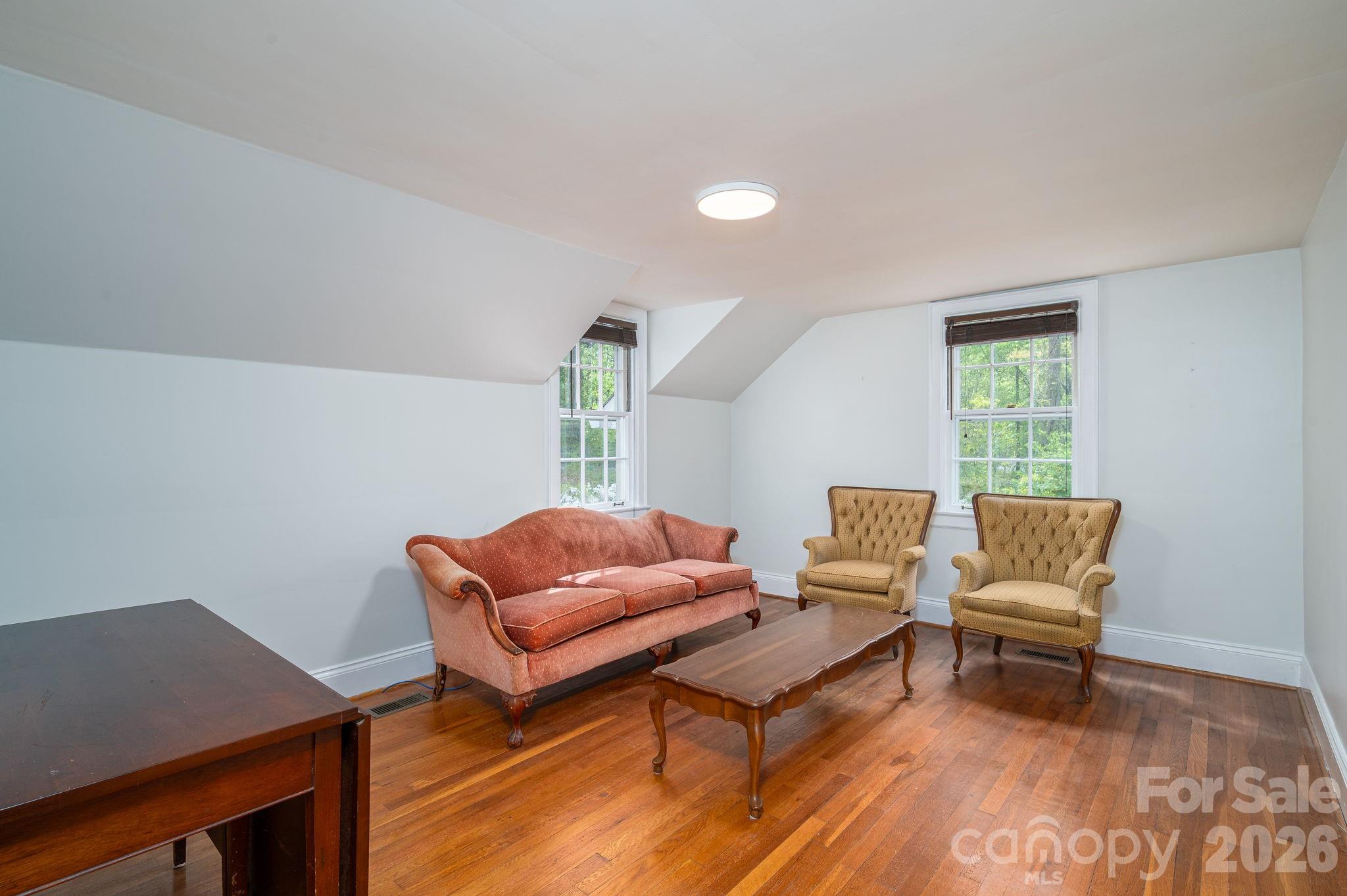 1233 General Hoke Drive — Lincolnton