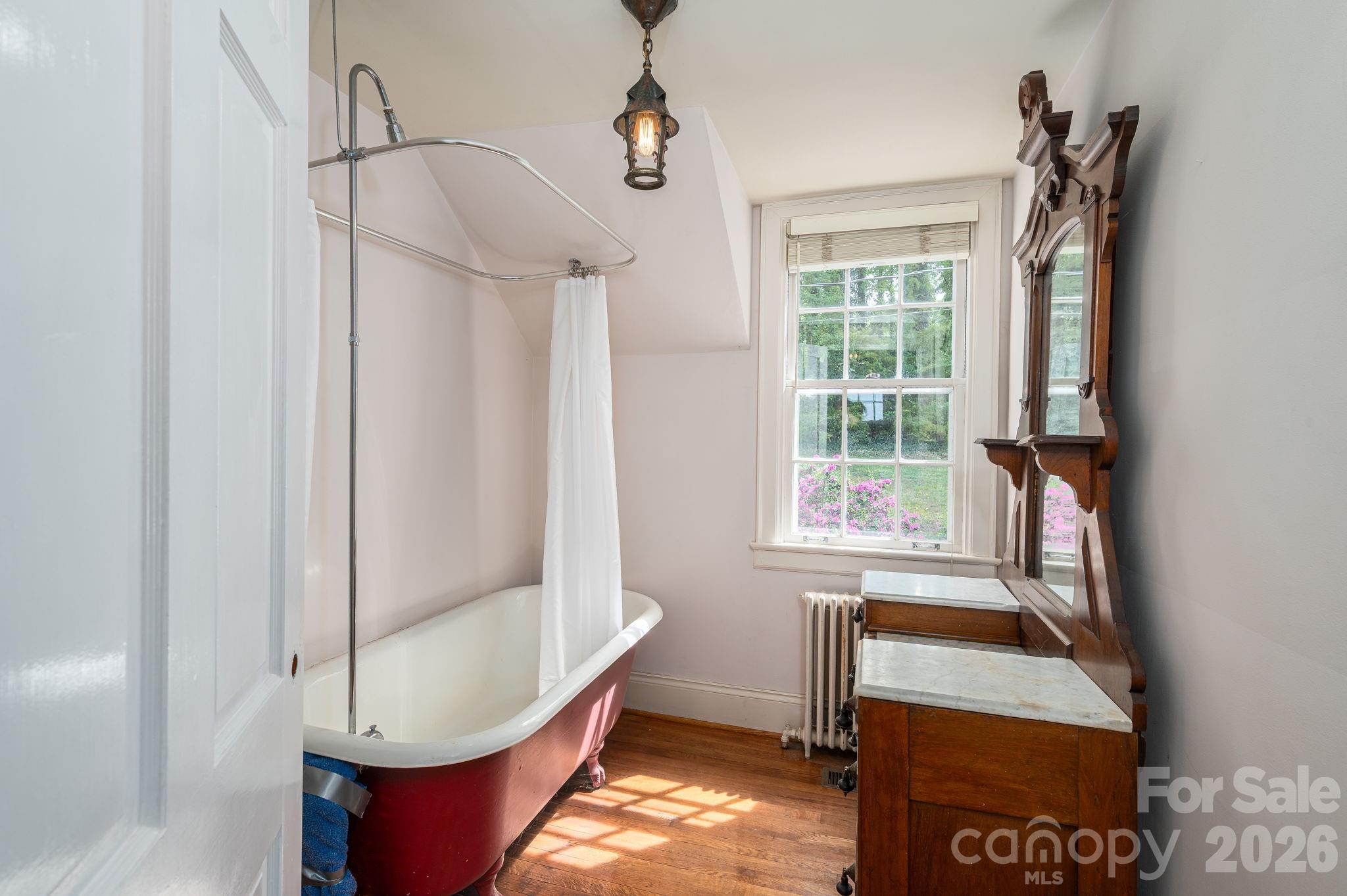 1233 General Hoke Drive — Lincolnton