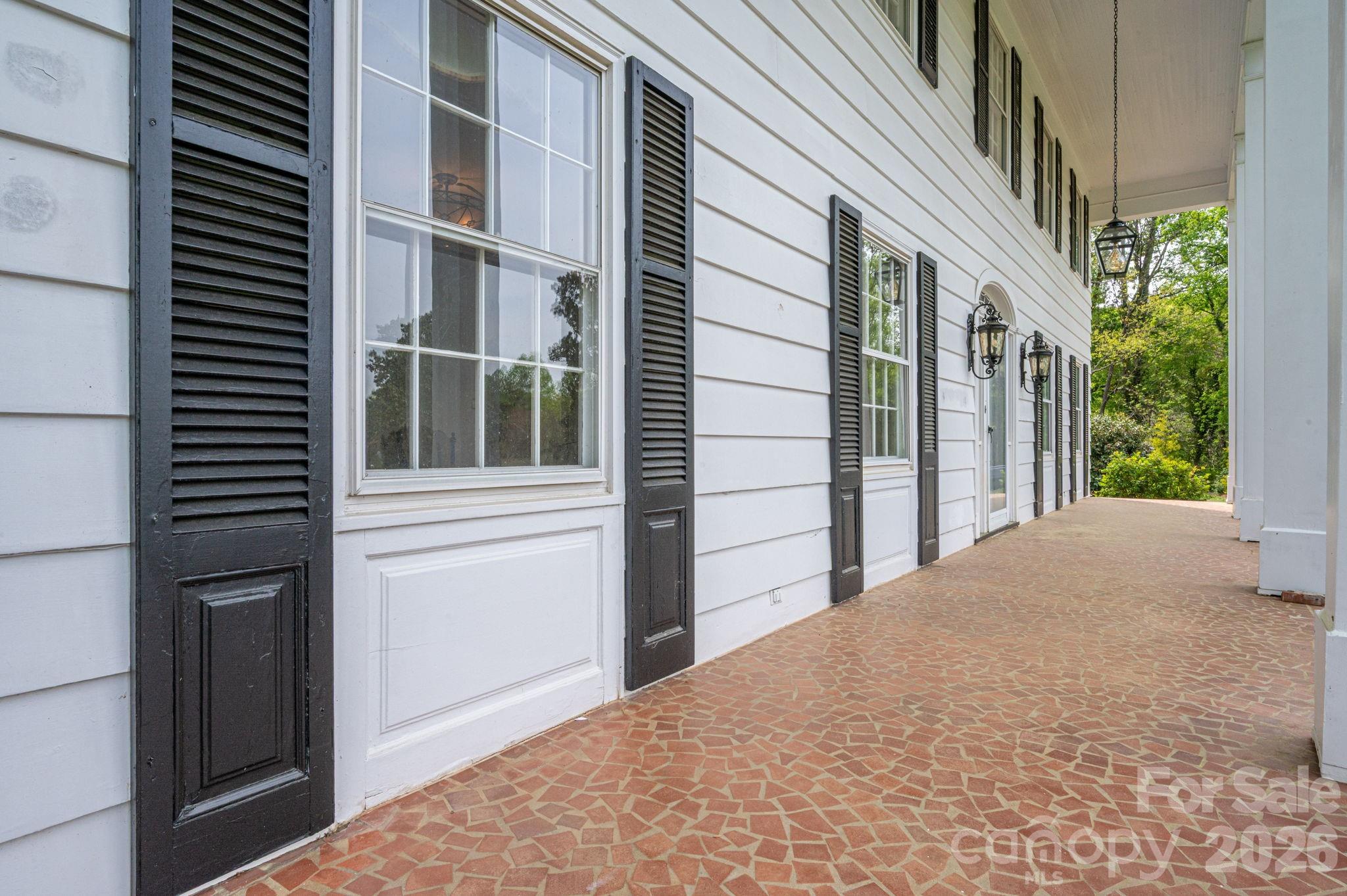 1233 General Hoke Drive — Lincolnton