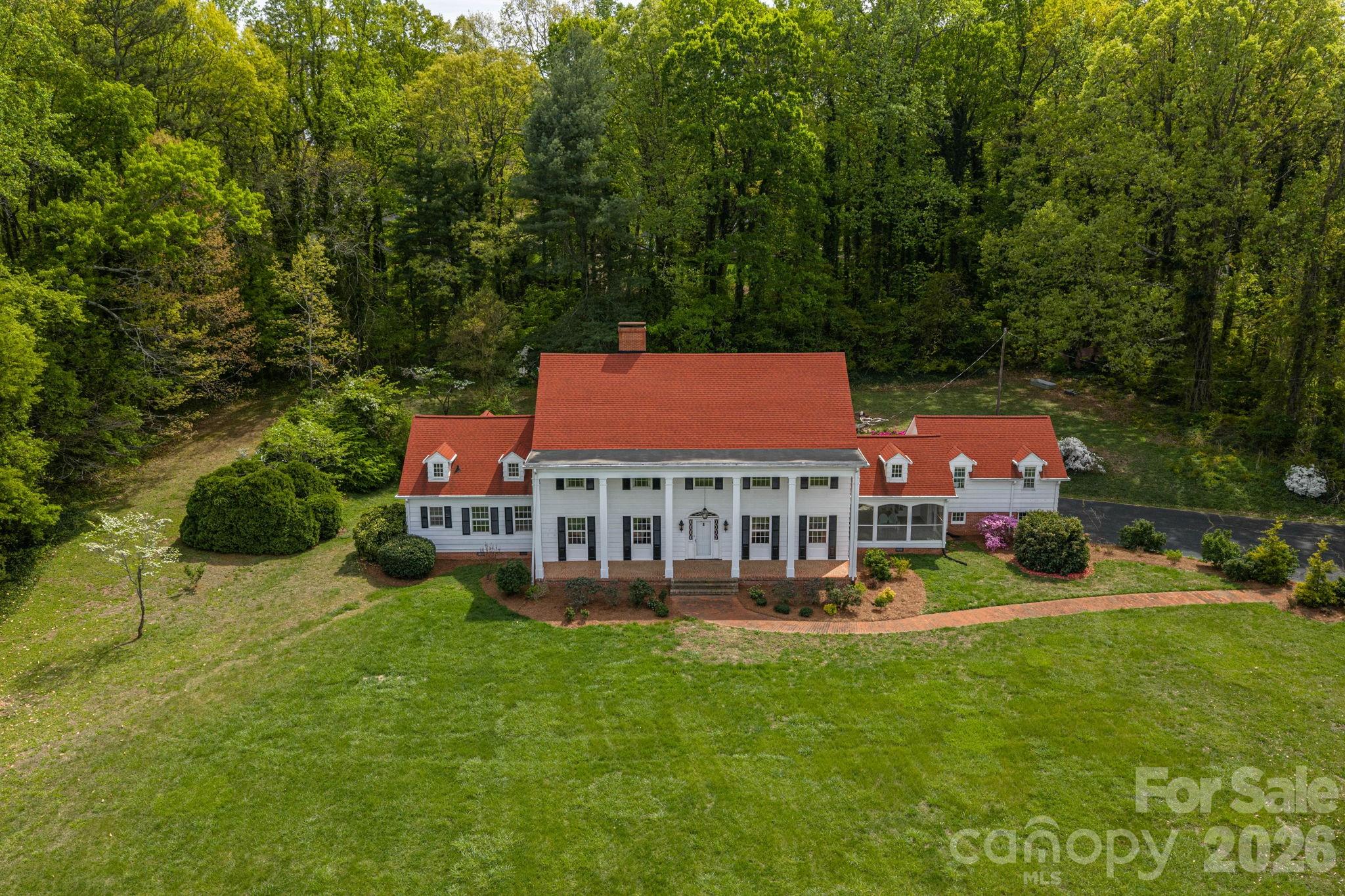 1233 General Hoke Drive — Lincolnton