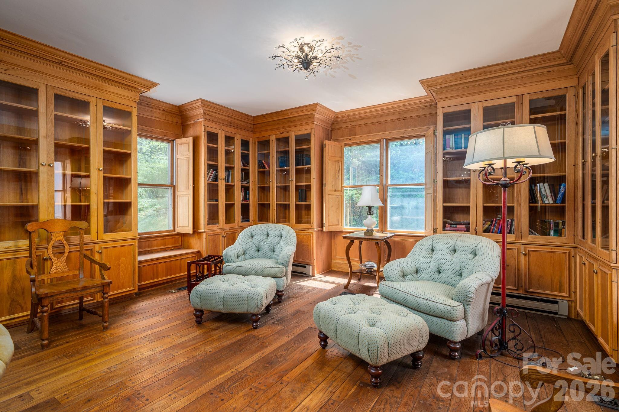 1233 General Hoke Drive — Lincolnton