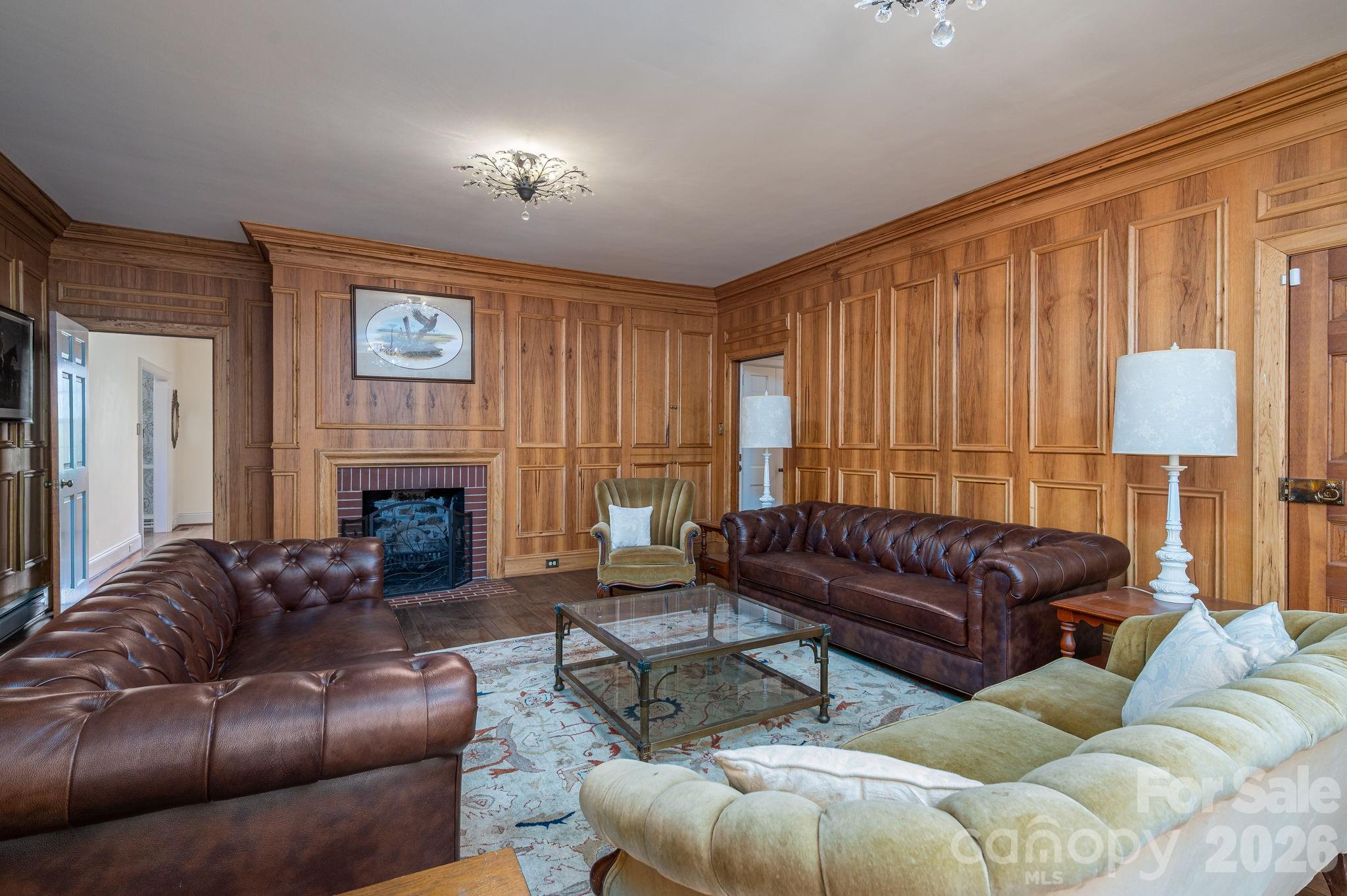 1233 General Hoke Drive — Lincolnton
