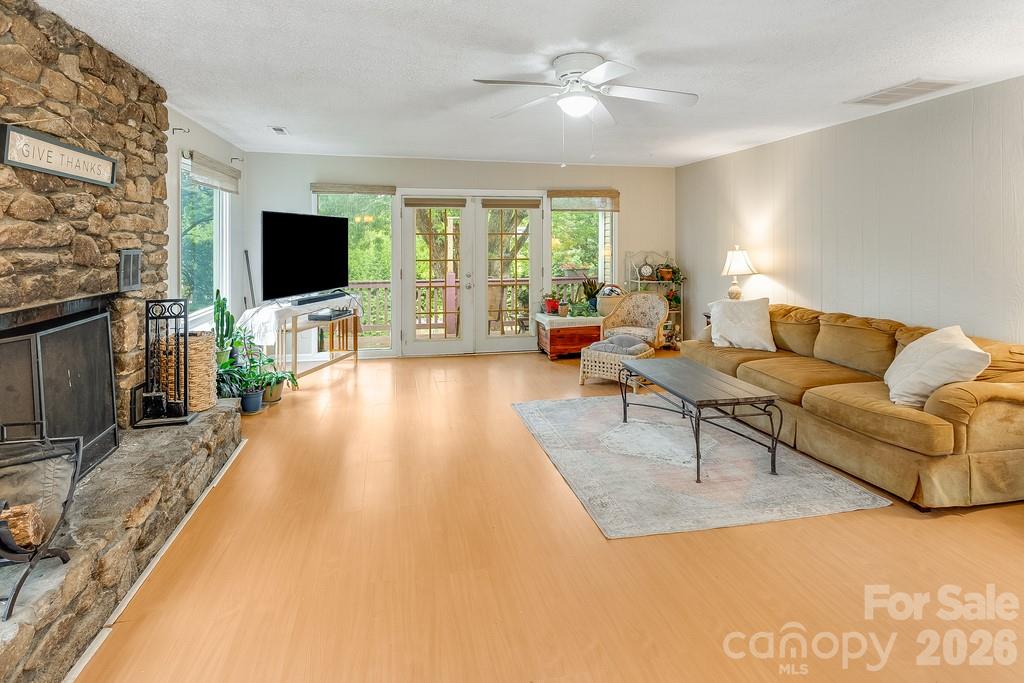 3 Odie Lane — Candler