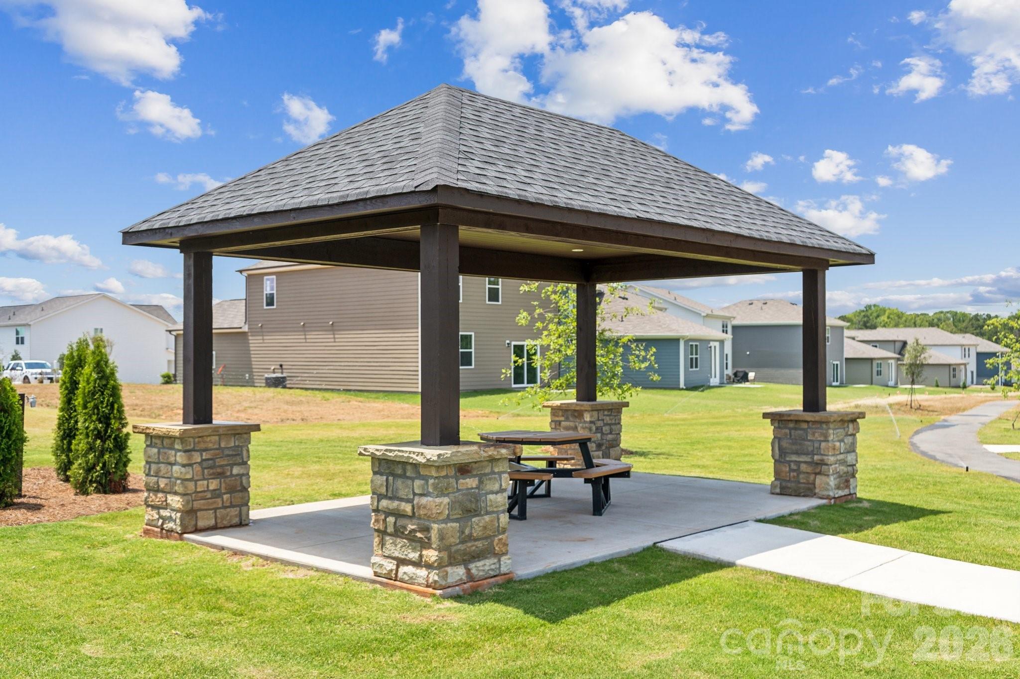 685 Cashion Road — York