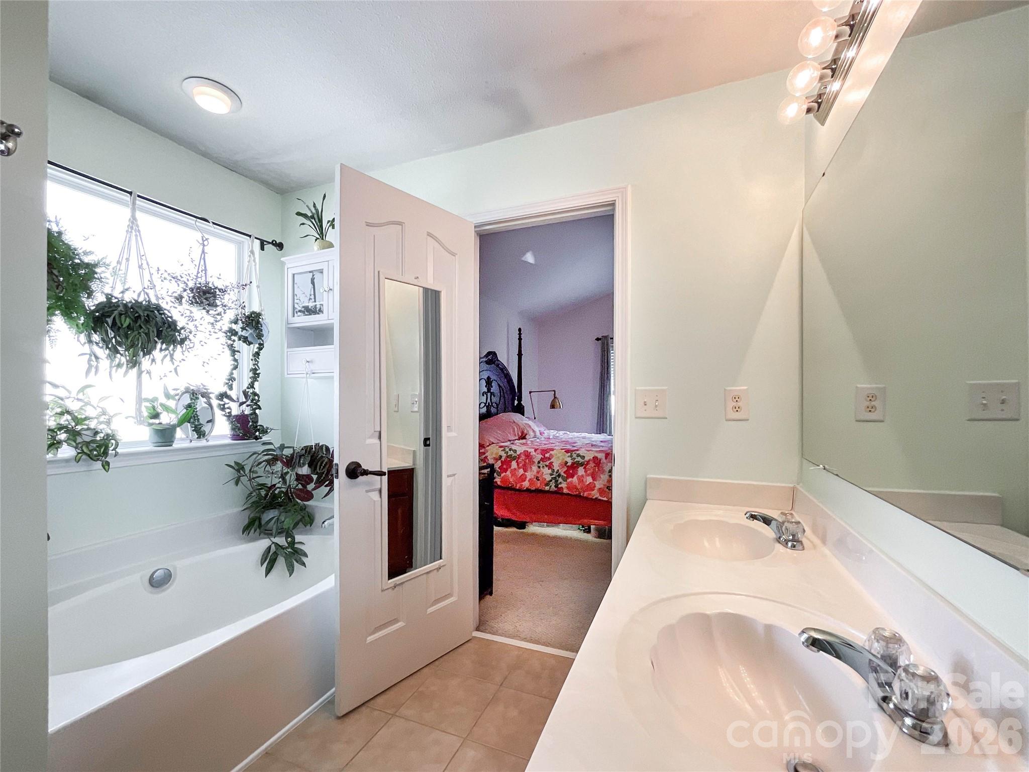 15137 Oldcorn Lane — Charlotte