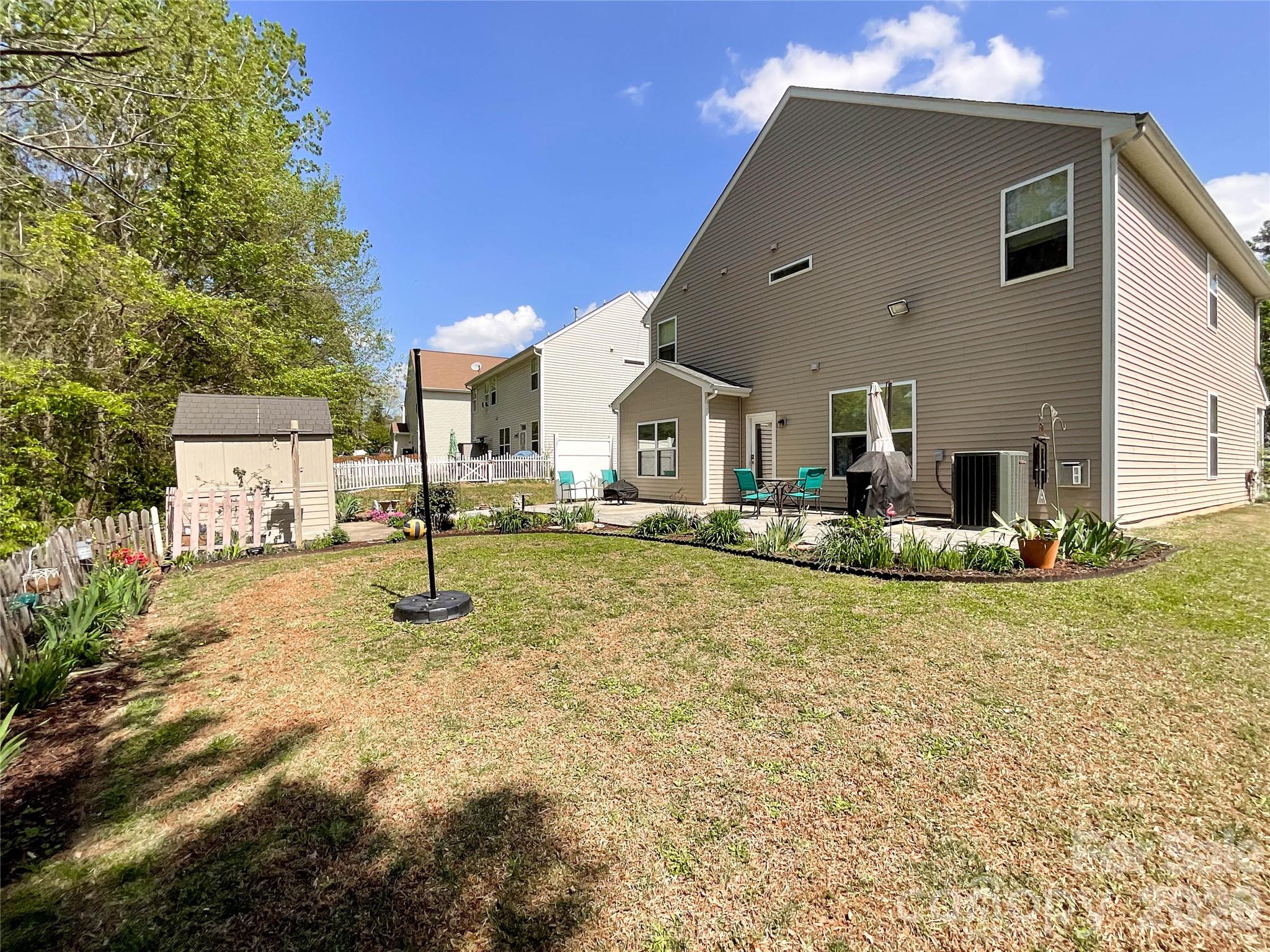 15137 Oldcorn Lane — Charlotte