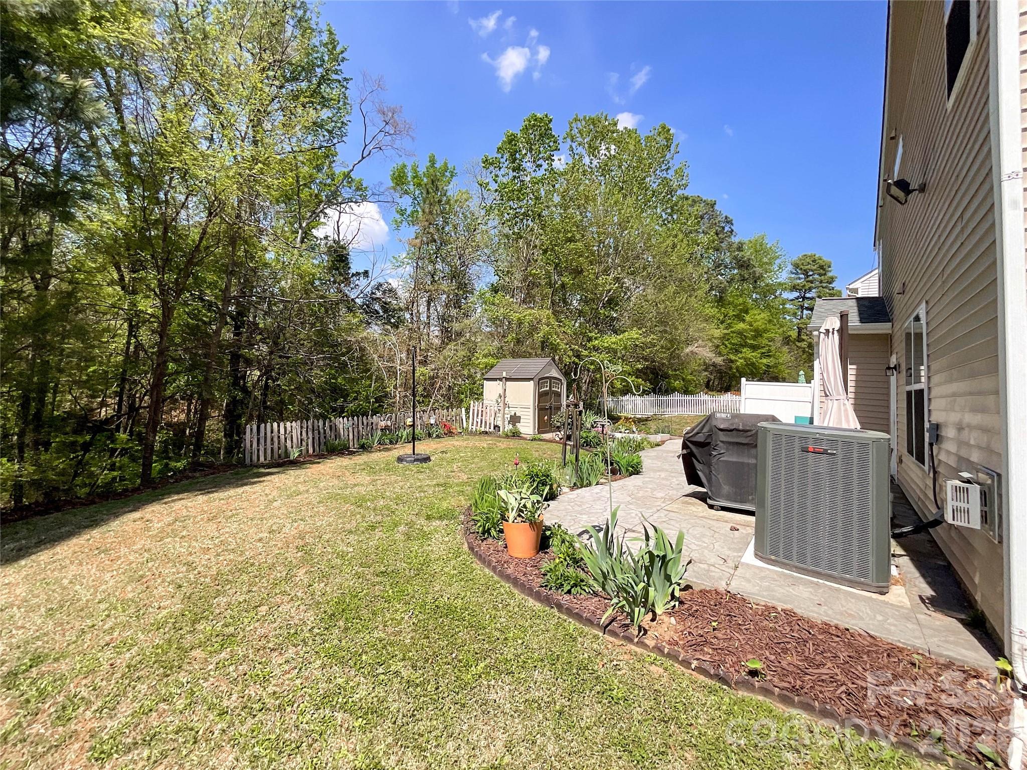 15137 Oldcorn Lane — Charlotte