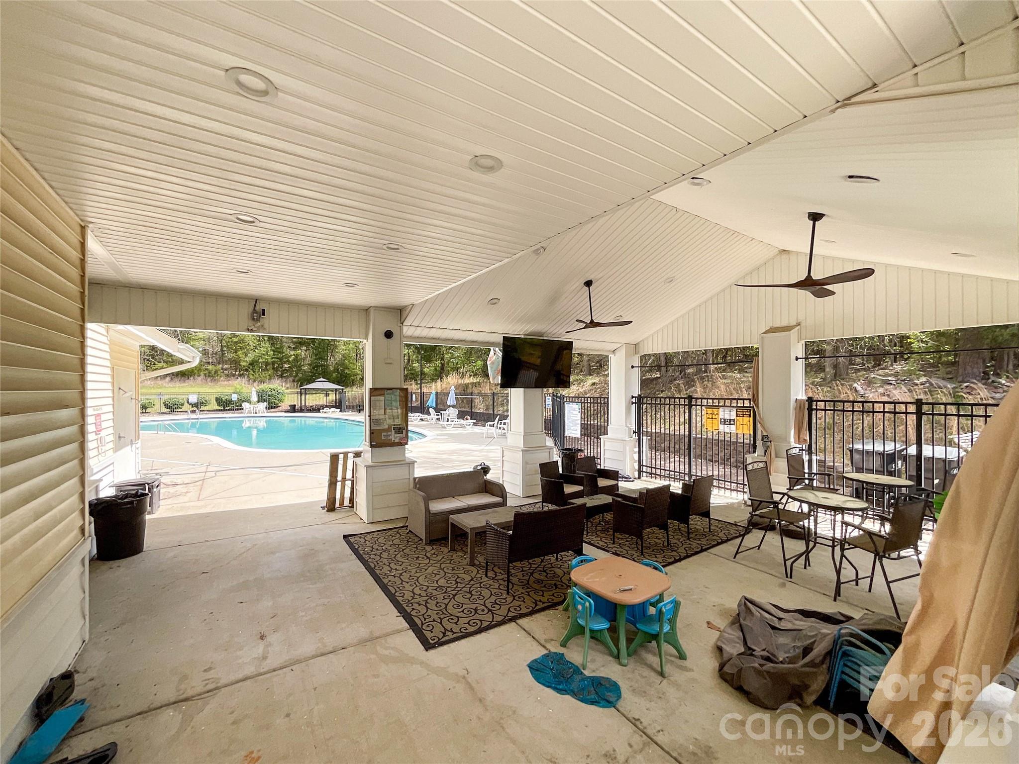 15137 Oldcorn Lane — Charlotte