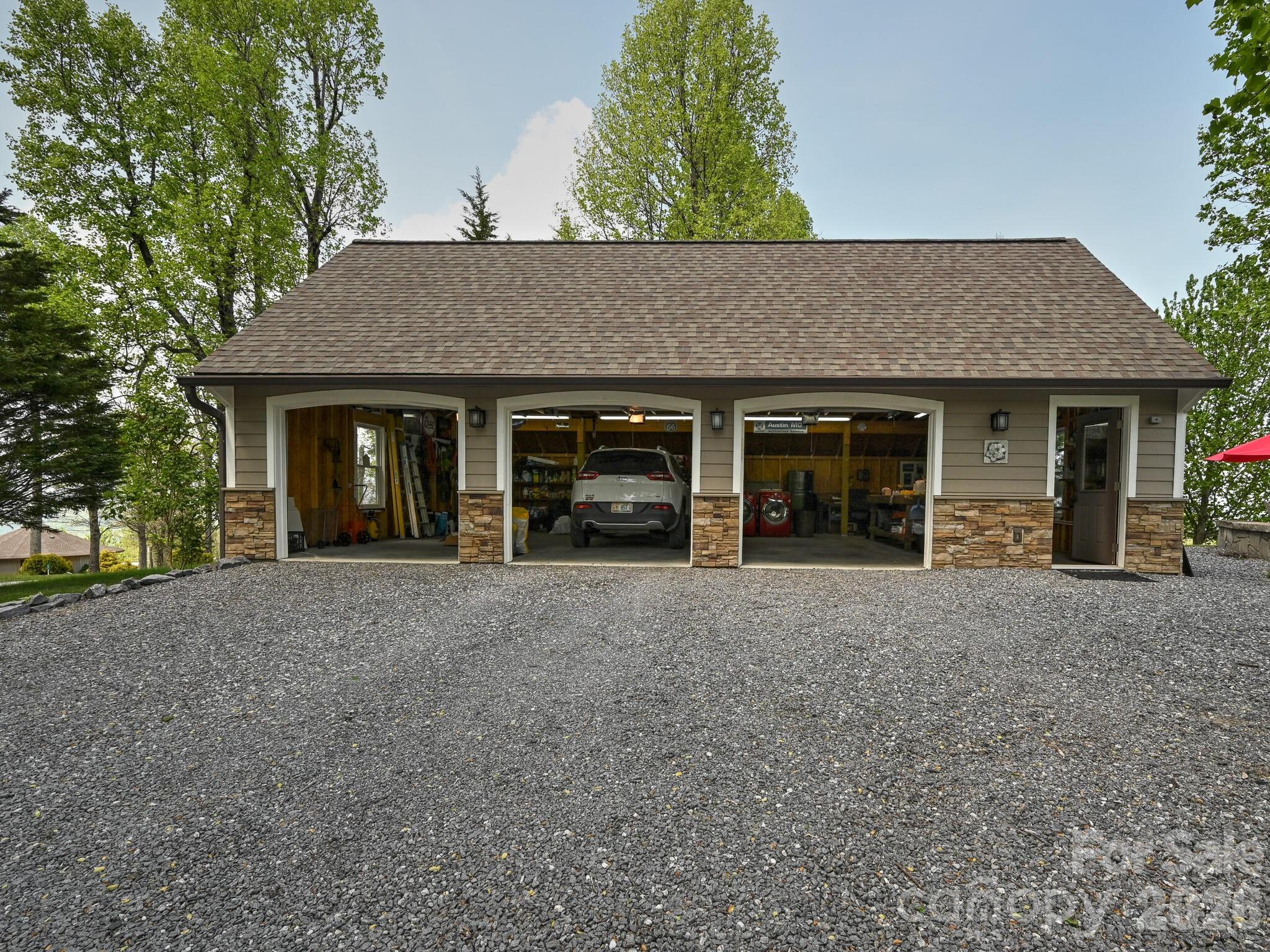 107 Fawns Rest None — Black Mountain