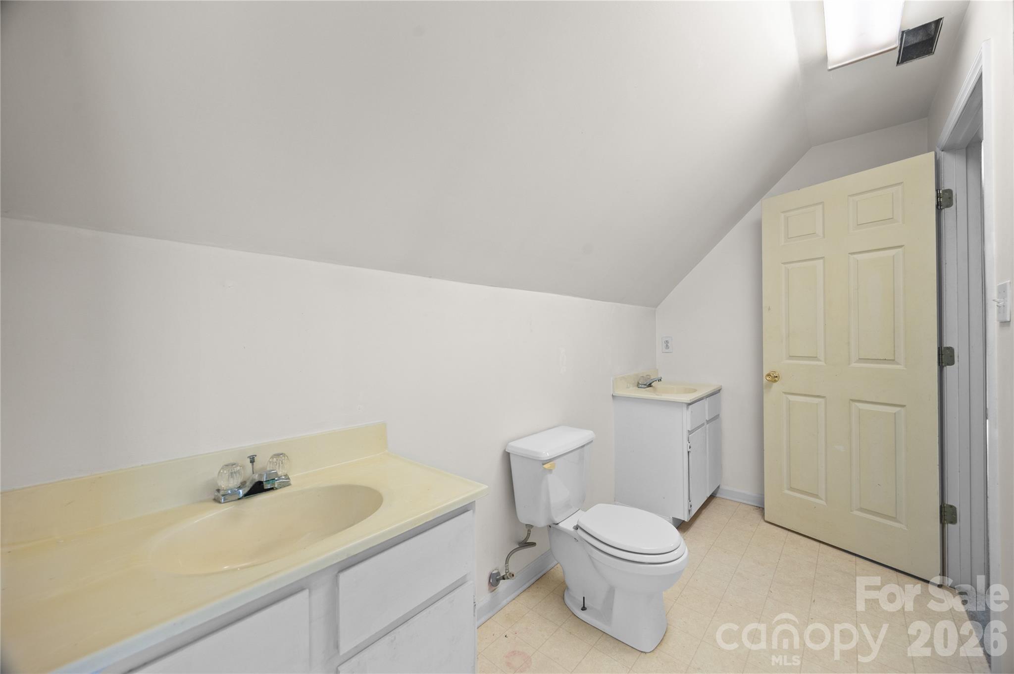 6582 Hoot Owls Hollow Road — Hickory