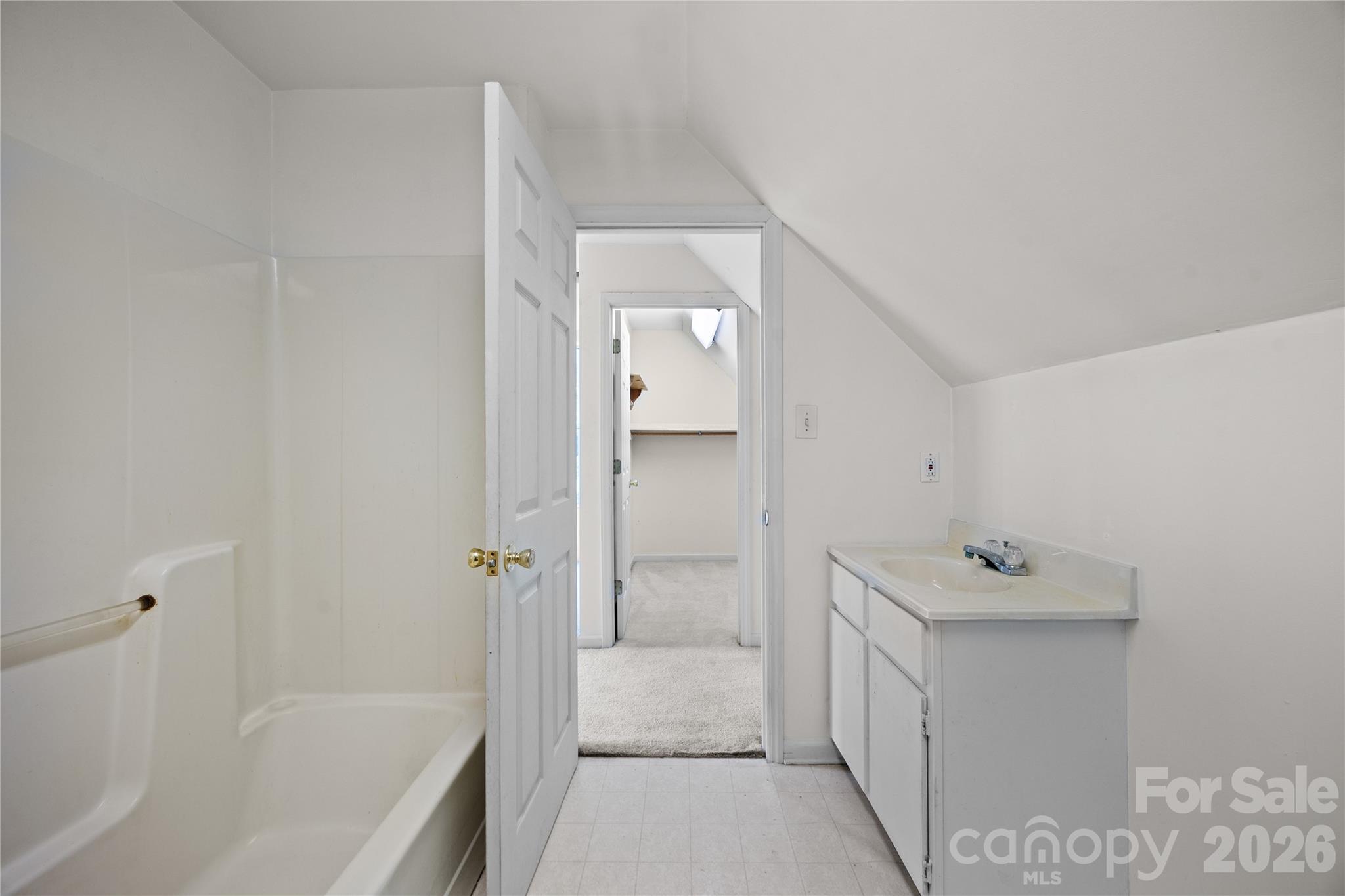 6582 Hoot Owls Hollow Road — Hickory