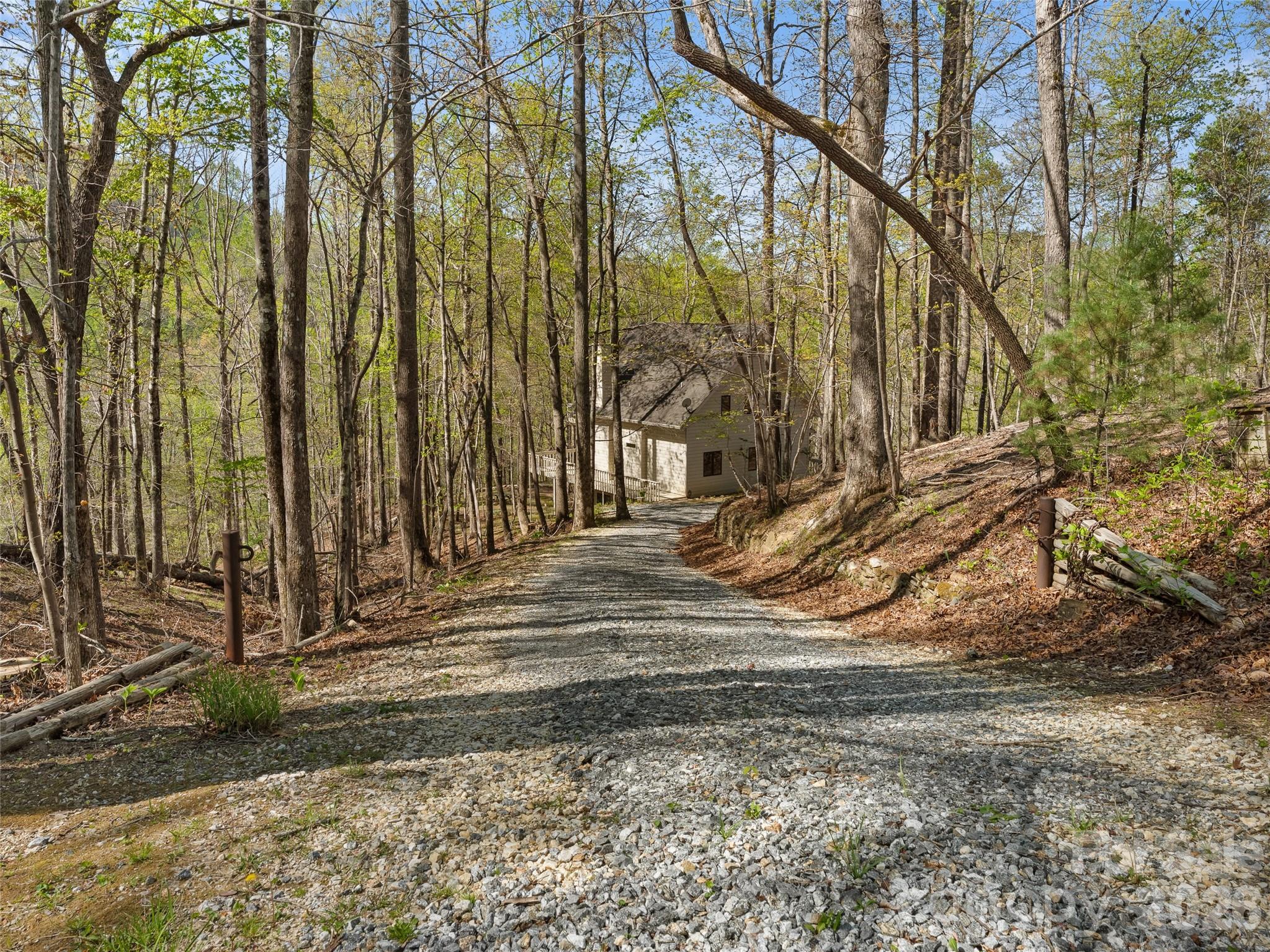 43 Hungryneck Hollow Lane — Saluda