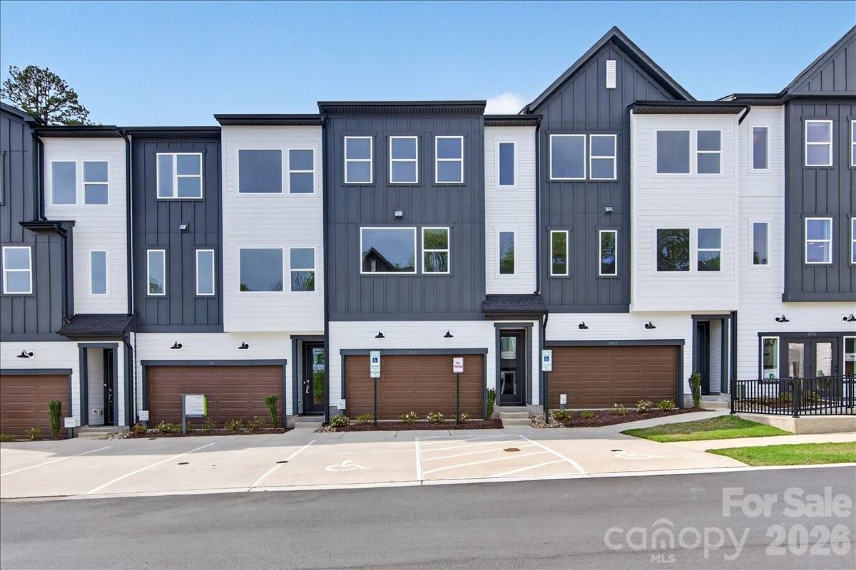 7929 Cedarsmith Court — Charlotte