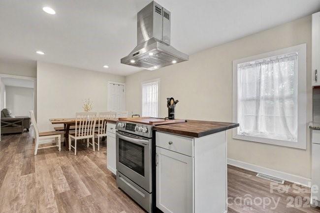 500 Boger Street — Mooresville