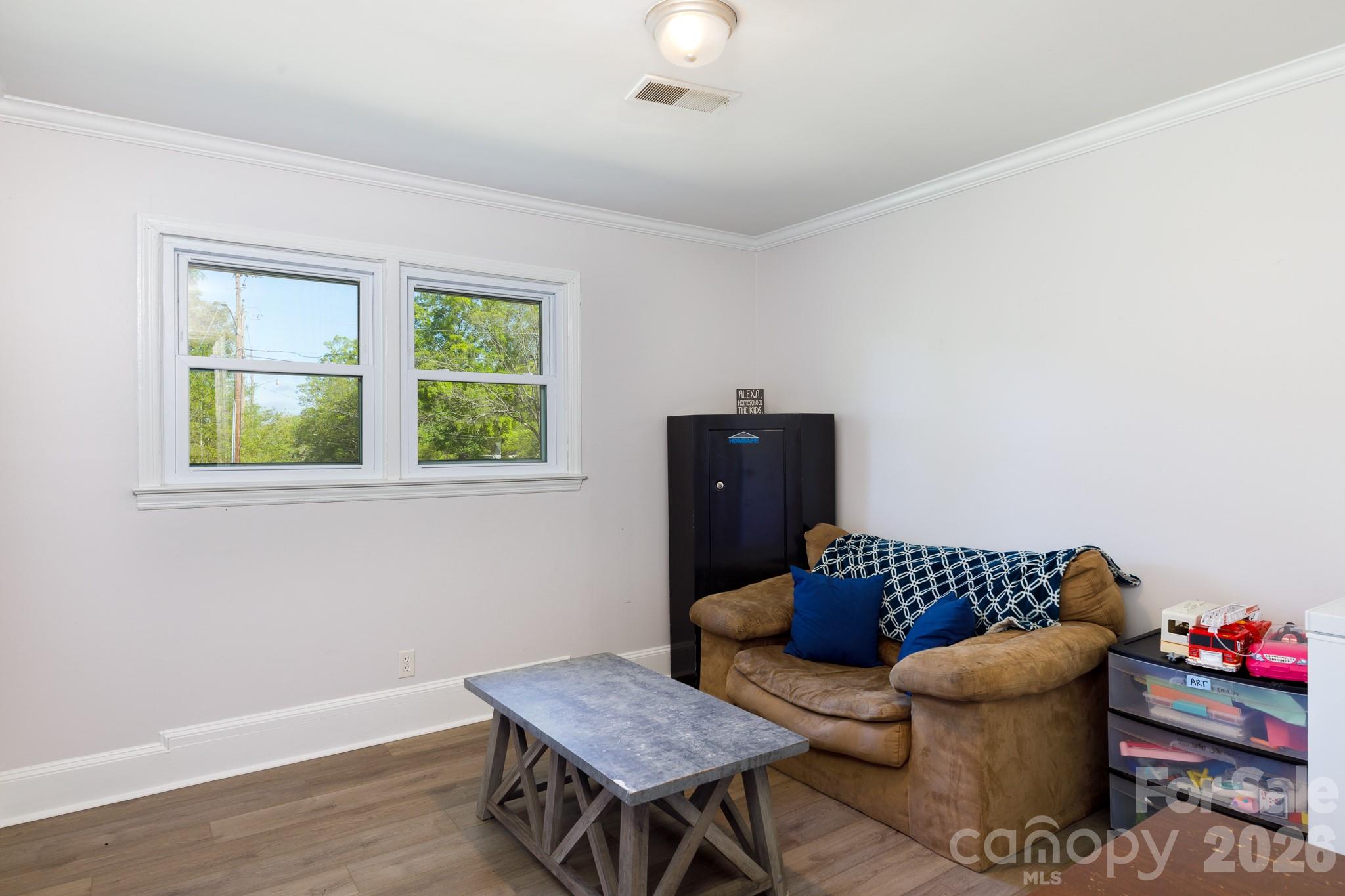 122 Crestwood Drive — Chester