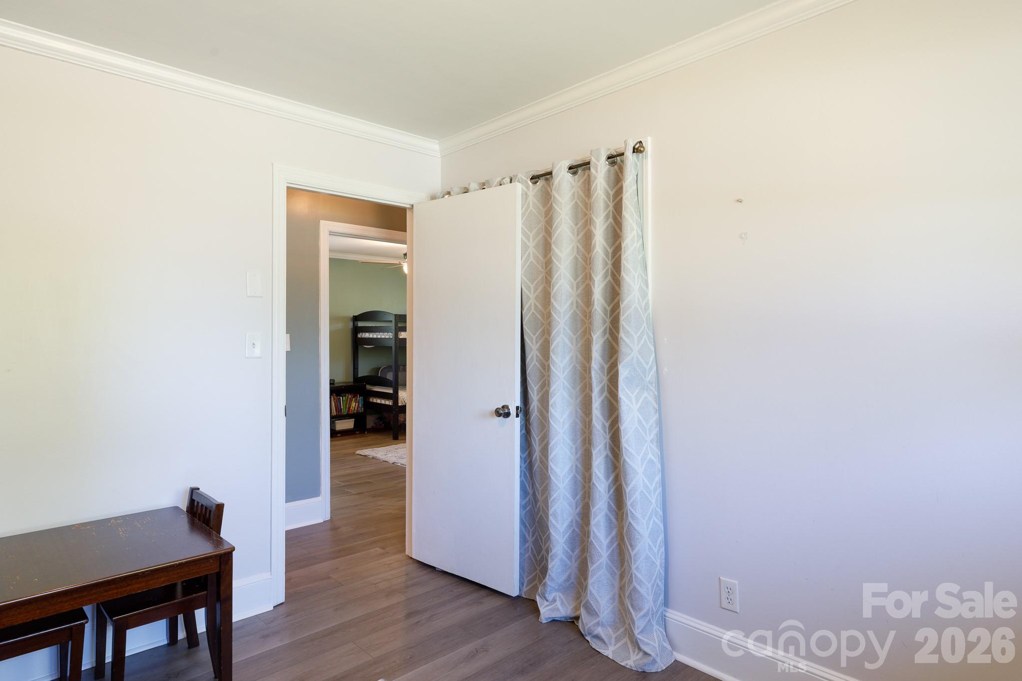 122 Crestwood Drive — Chester