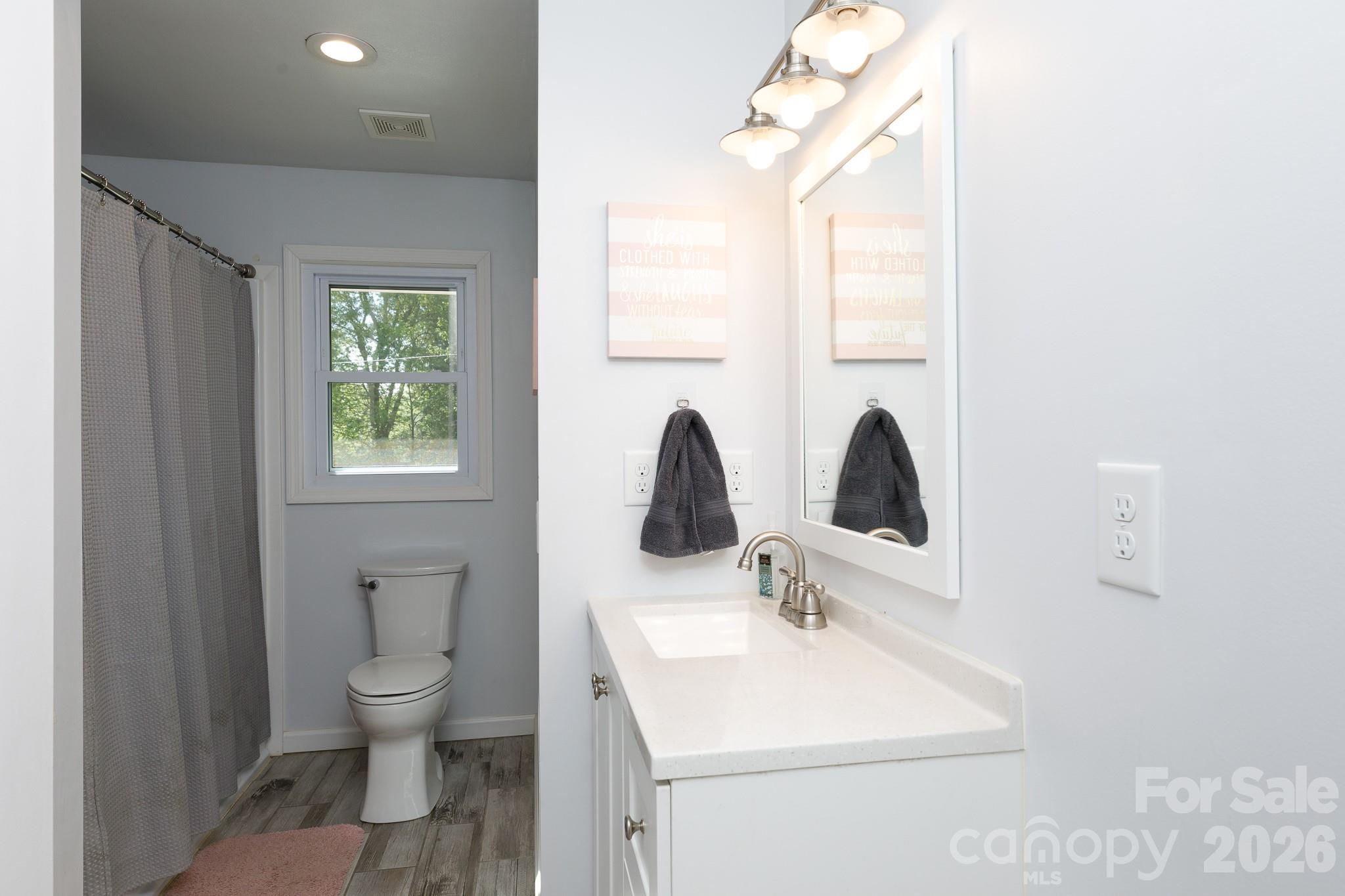 122 Crestwood Drive — Chester