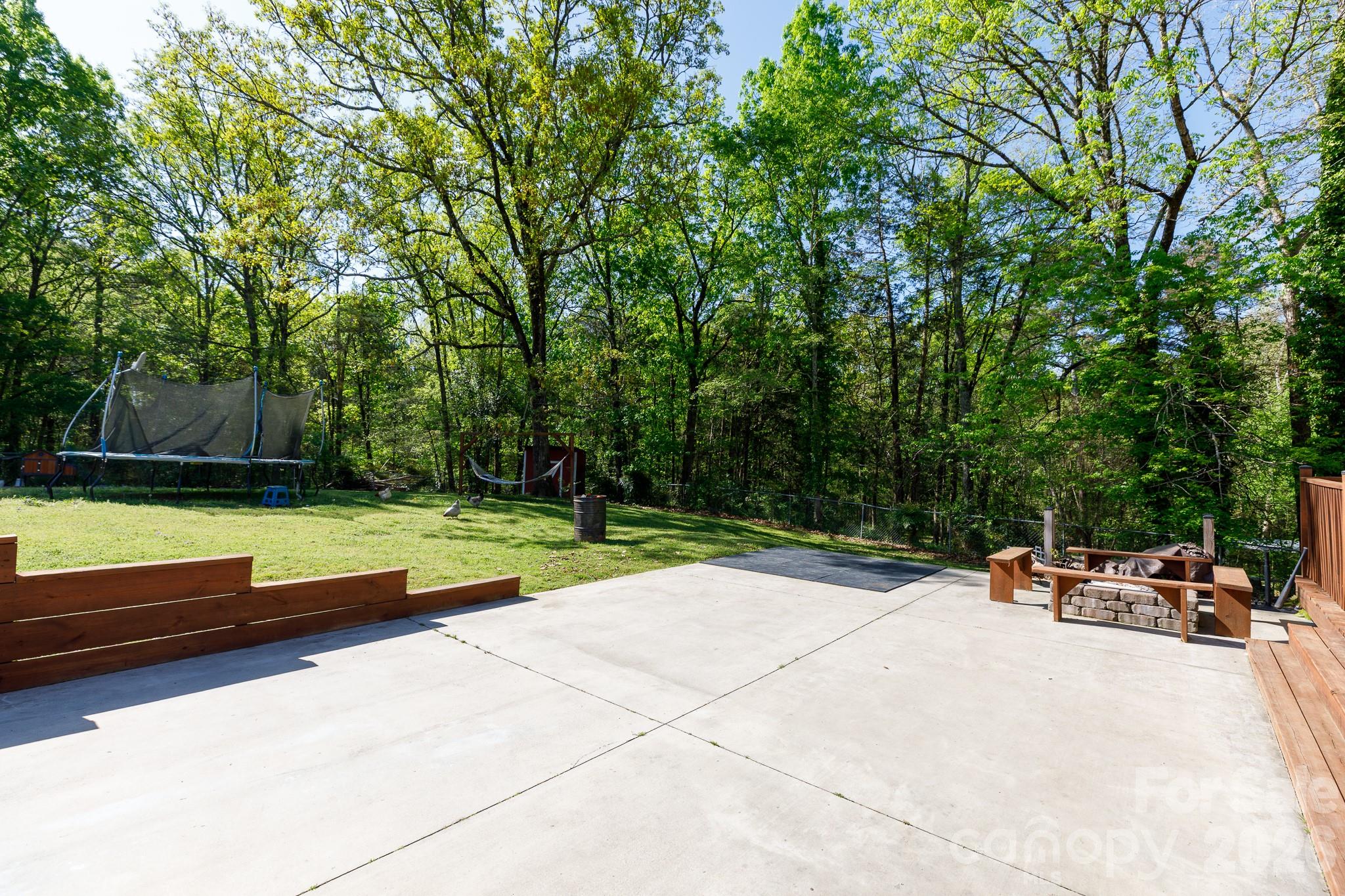 122 Crestwood Drive — Chester