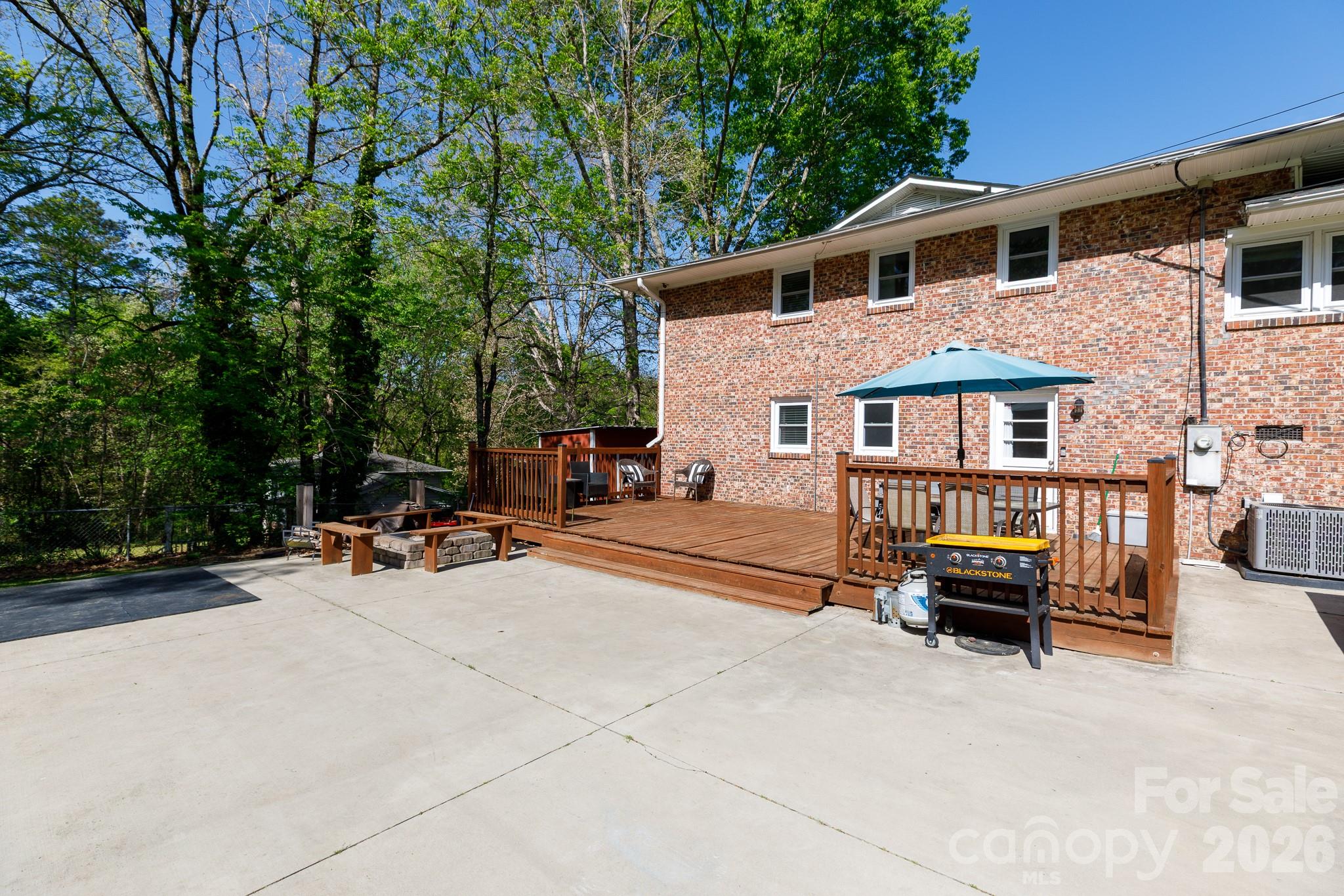 122 Crestwood Drive — Chester