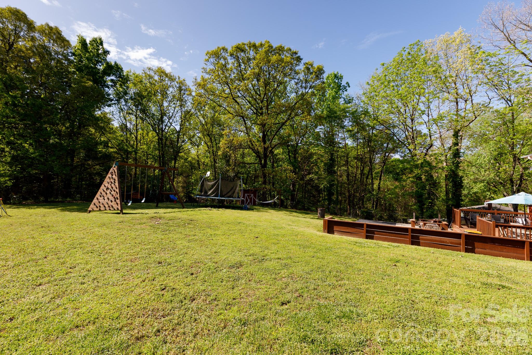 122 Crestwood Drive — Chester