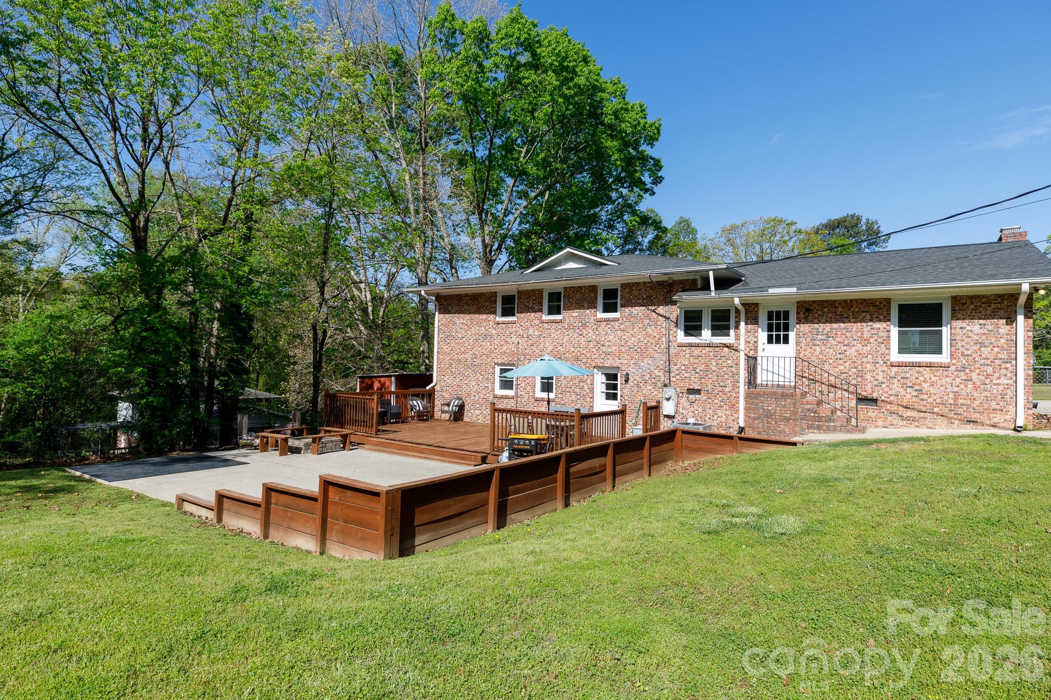 122 Crestwood Drive — Chester
