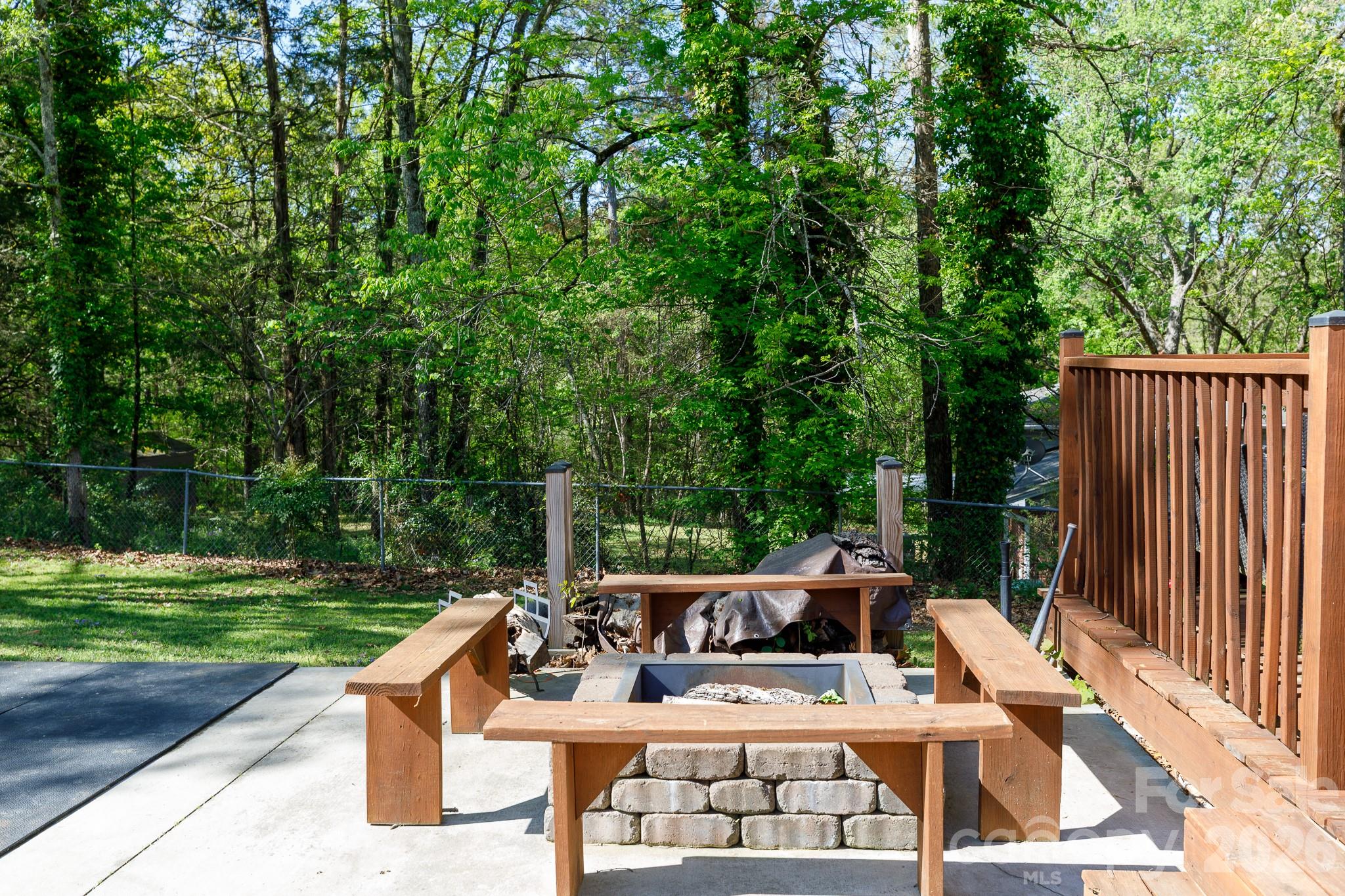 122 Crestwood Drive — Chester