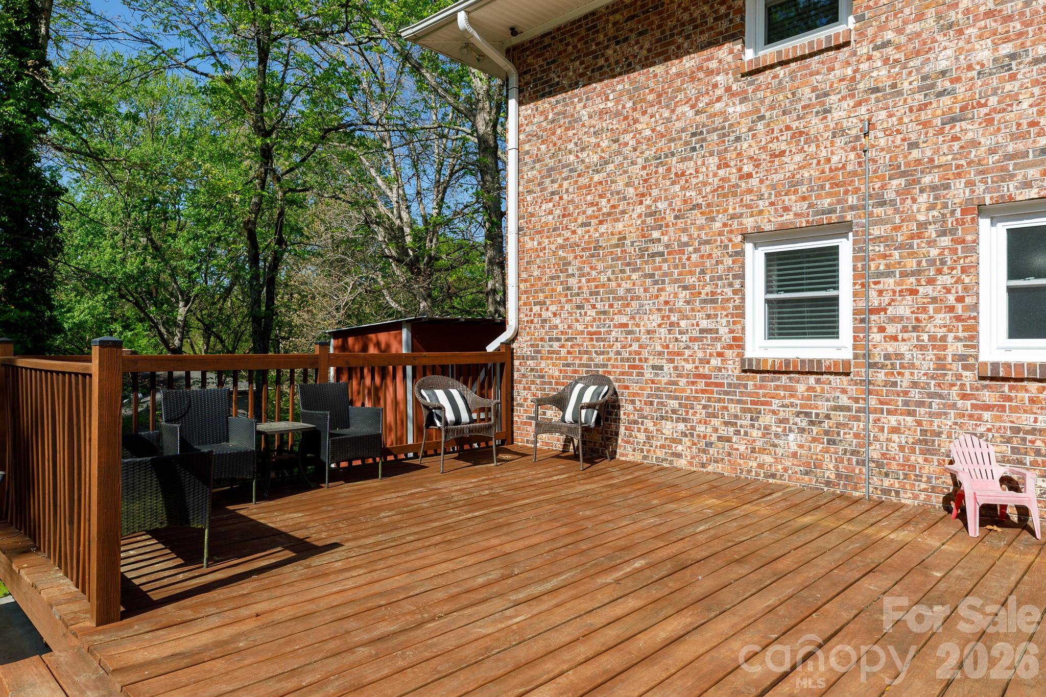 122 Crestwood Drive — Chester