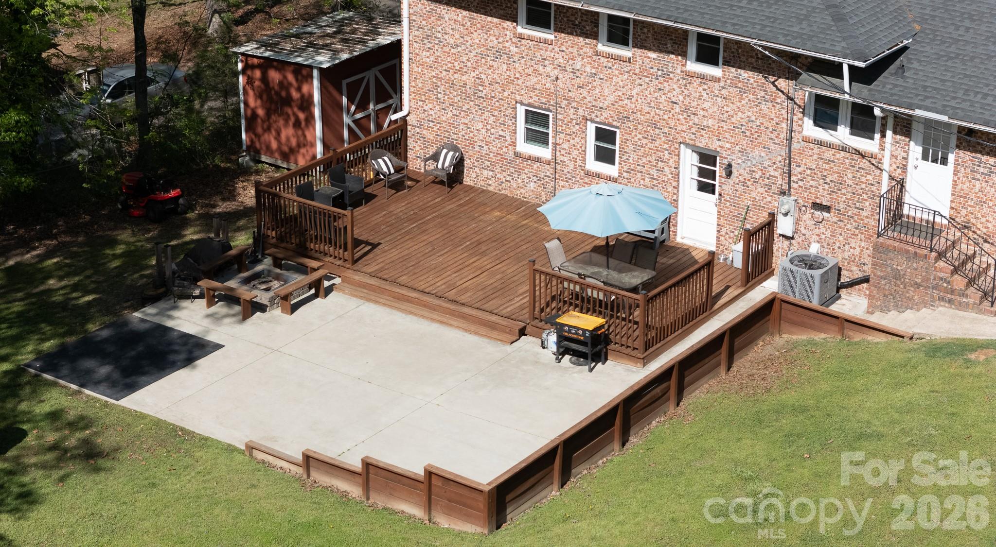 122 Crestwood Drive — Chester