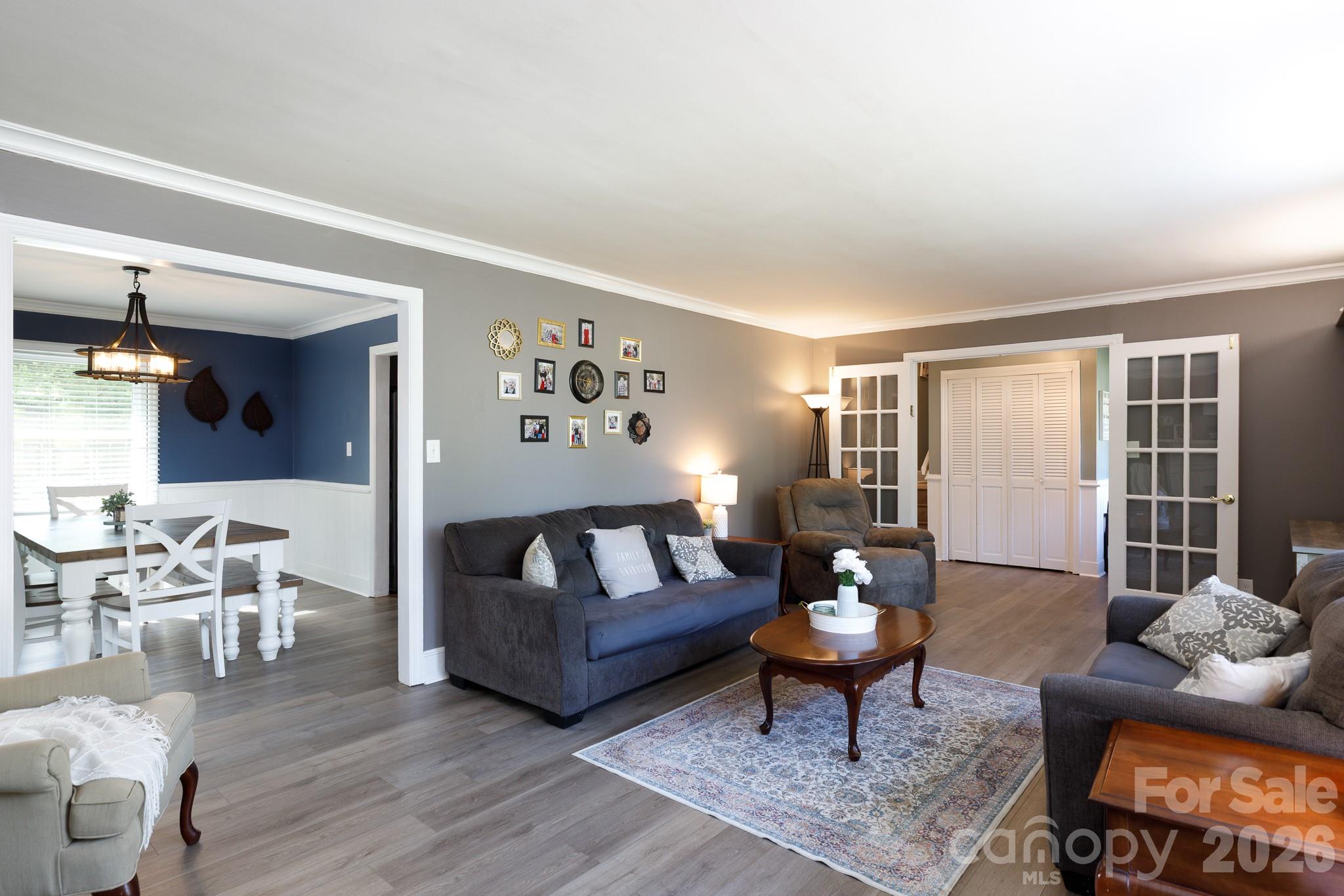 122 Crestwood Drive — Chester