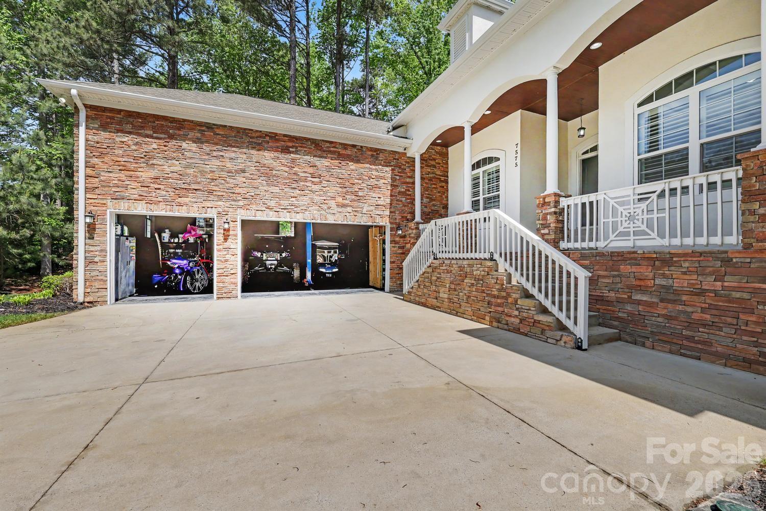 7575 Cottonwood Drive — Denver