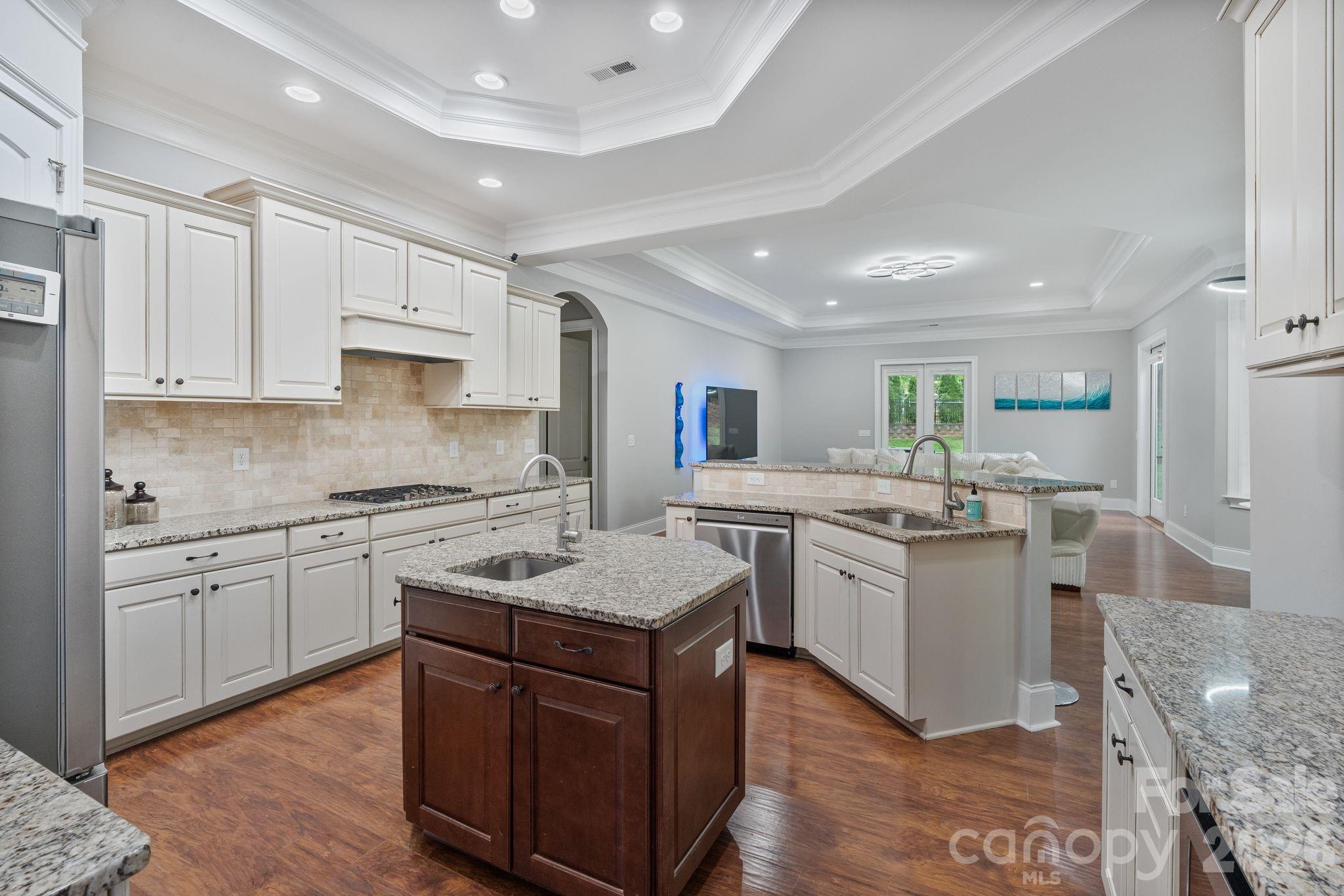 7575 Cottonwood Drive — Denver