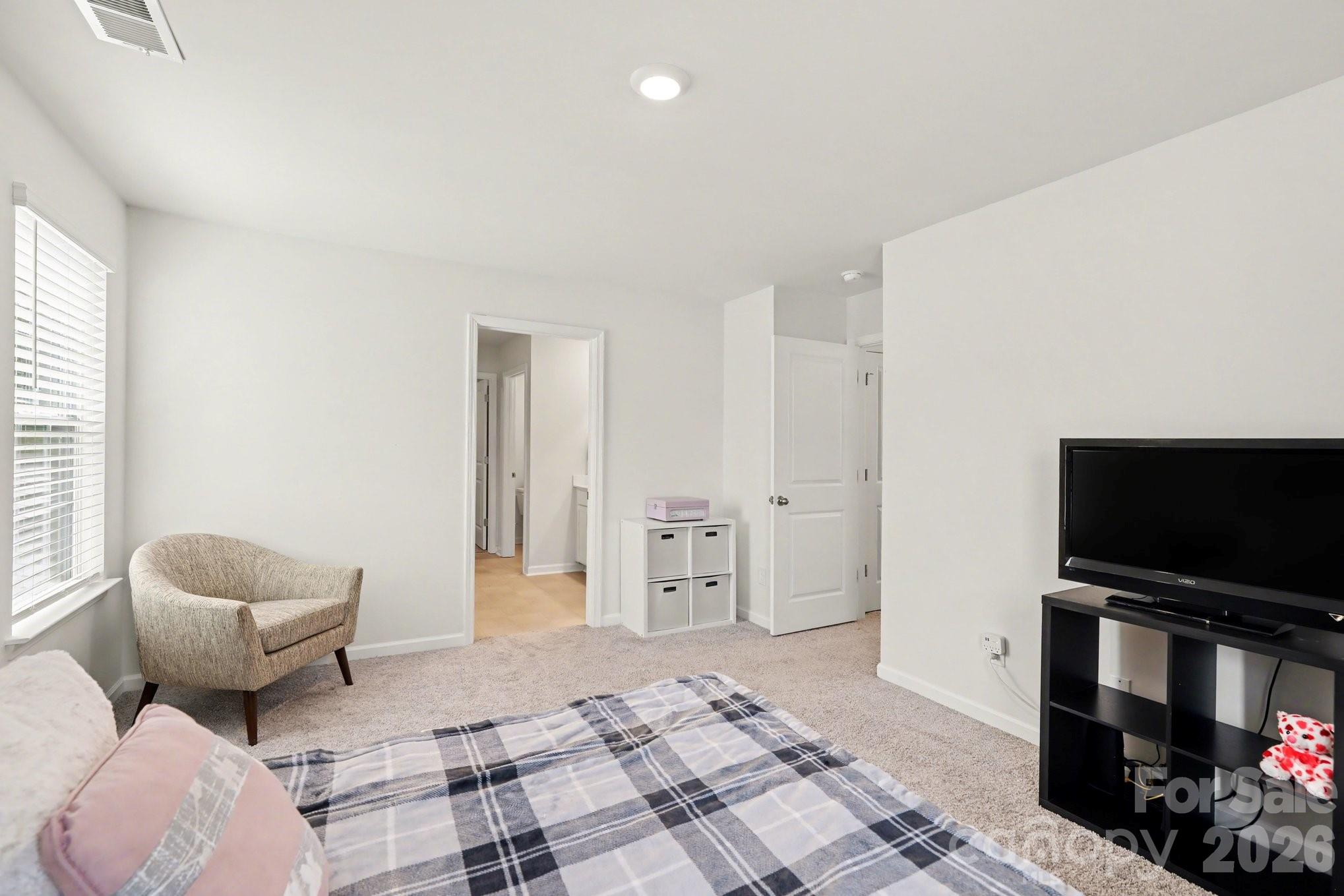 8133 Clairwood Drive — Charlotte