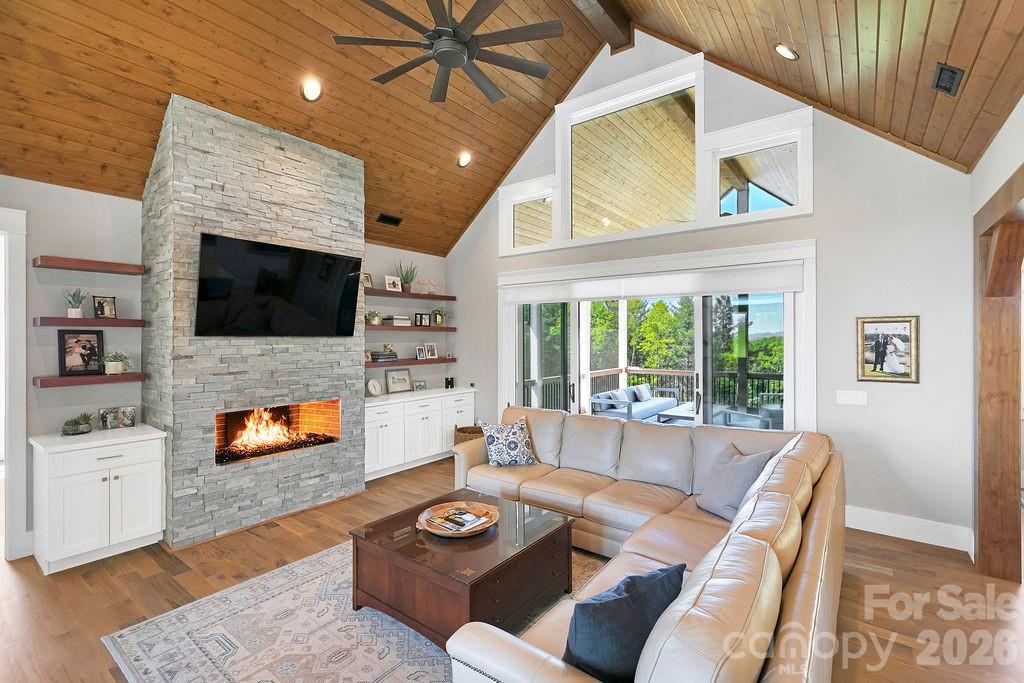 4454 Asheville Highway — Pisgah Forest