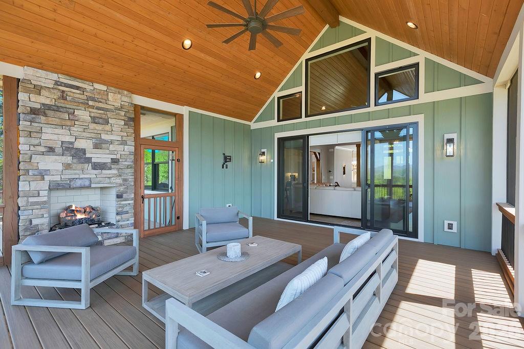 4454 Asheville Highway — Pisgah Forest